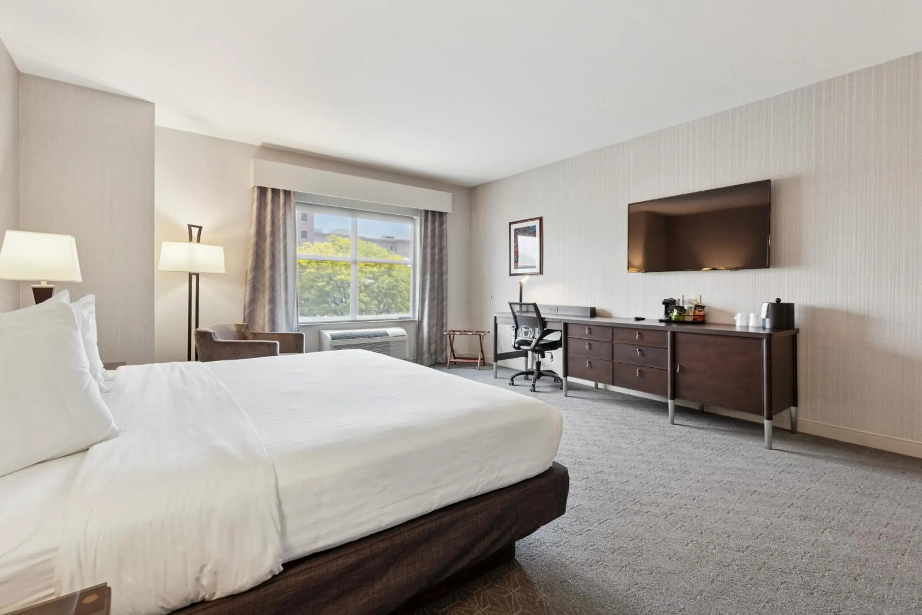 Bedroom, Bed in The Hotel Warner Bedroom, Bed in The Hotel Warner