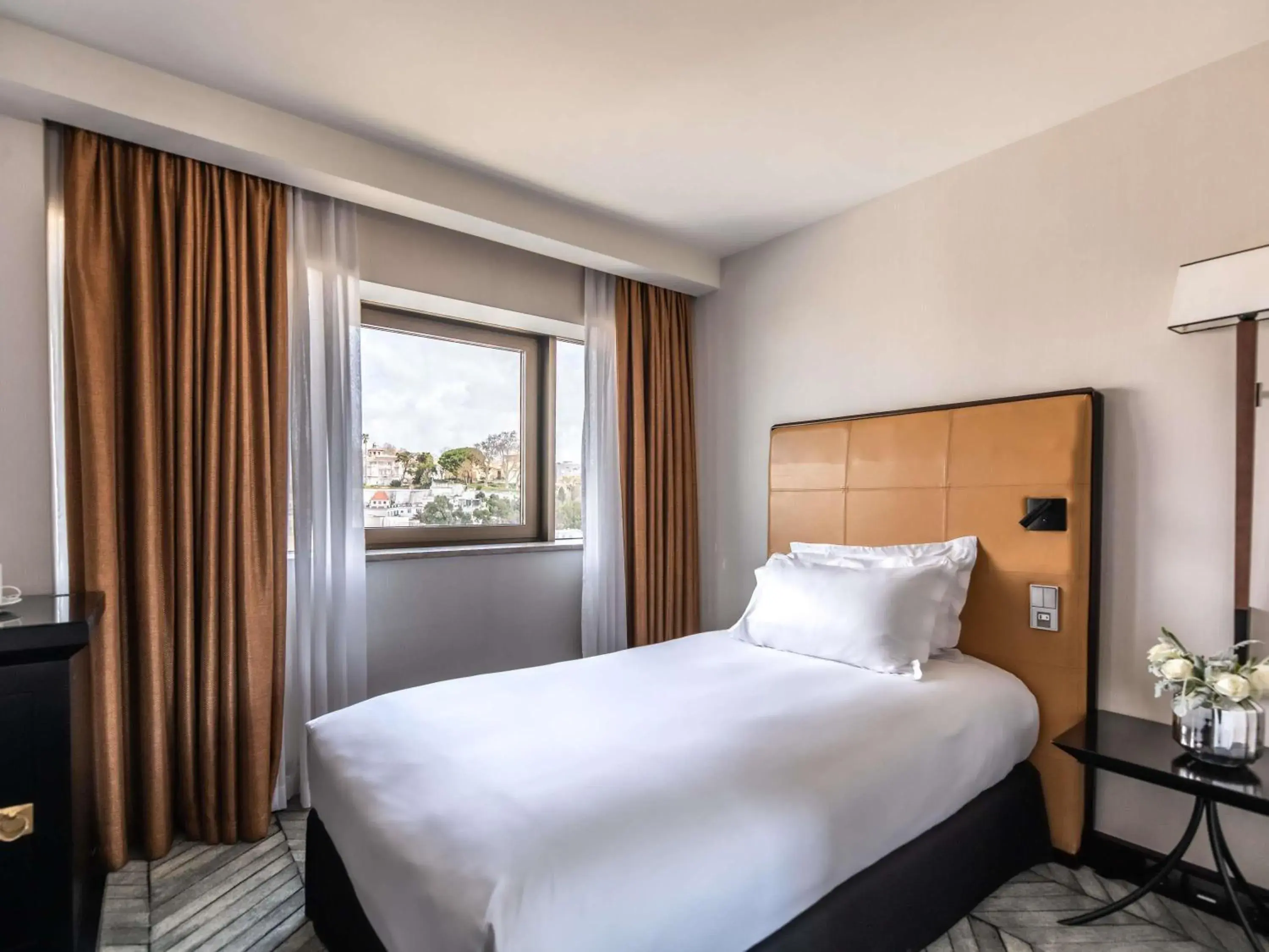Bedroom, Bed in Sofitel Lisbon Liberdade Bedroom, Bed in Sofitel Lisbon Liberdade
