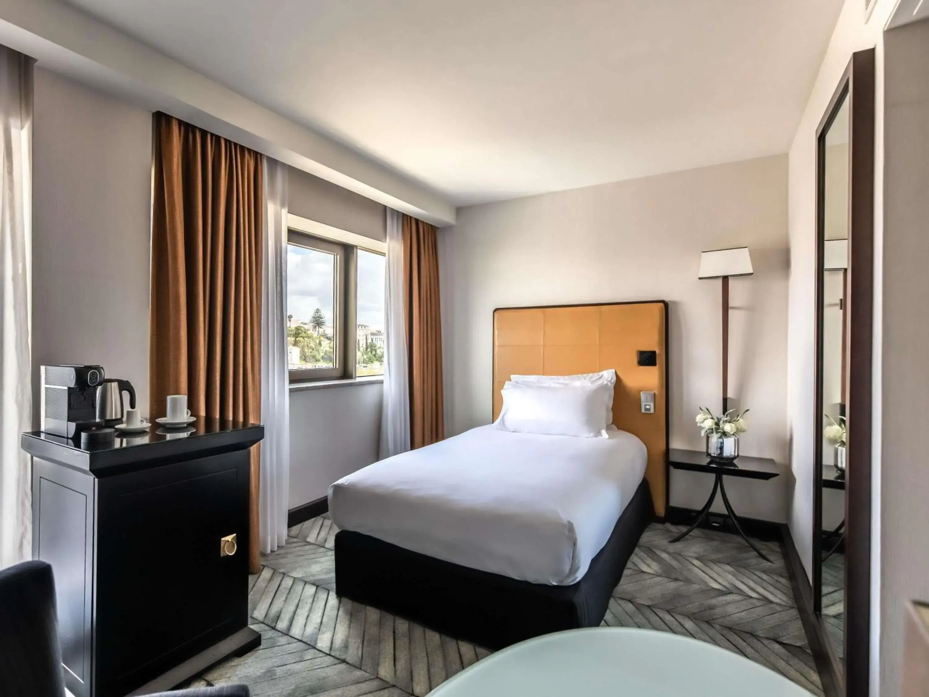 Bedroom, Bed in Sofitel Lisbon Liberdade Bedroom, Bed in Sofitel Lisbon Liberdade