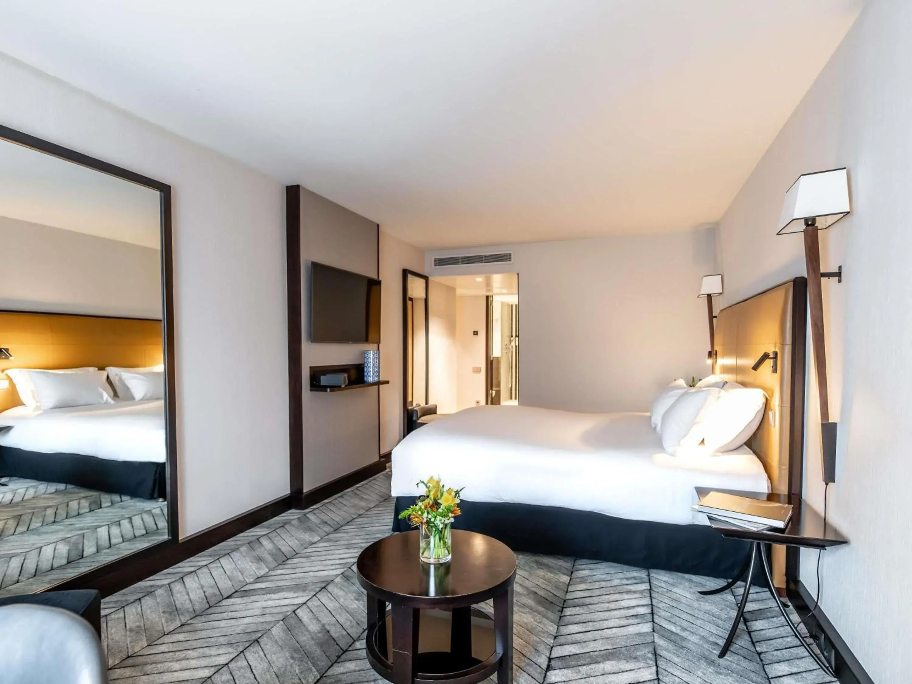 Bedroom, Bed in Sofitel Lisbon Liberdade Bedroom, Bed in Sofitel Lisbon Liberdade