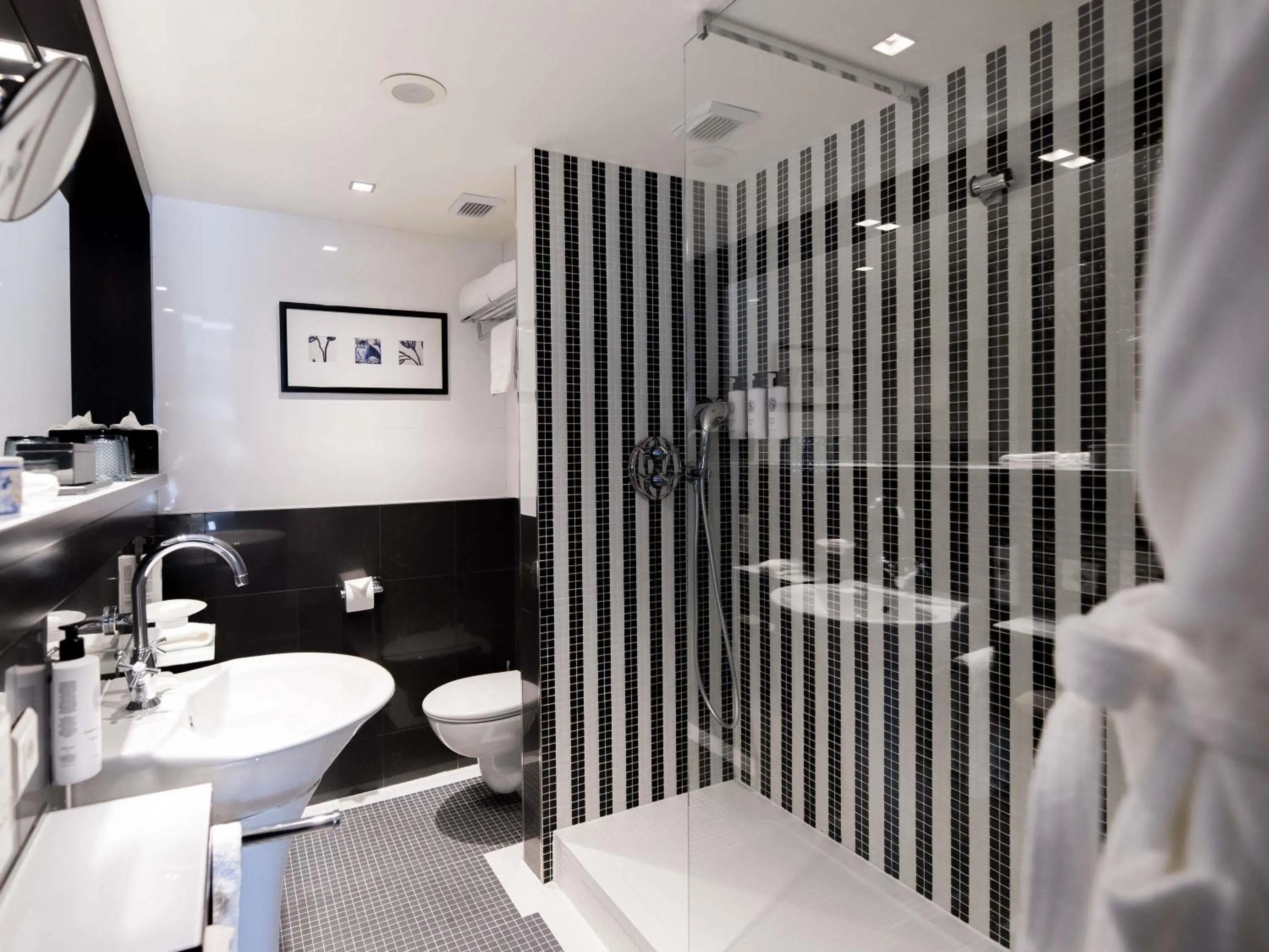 Bedroom in Sofitel Lisbon Liberdade