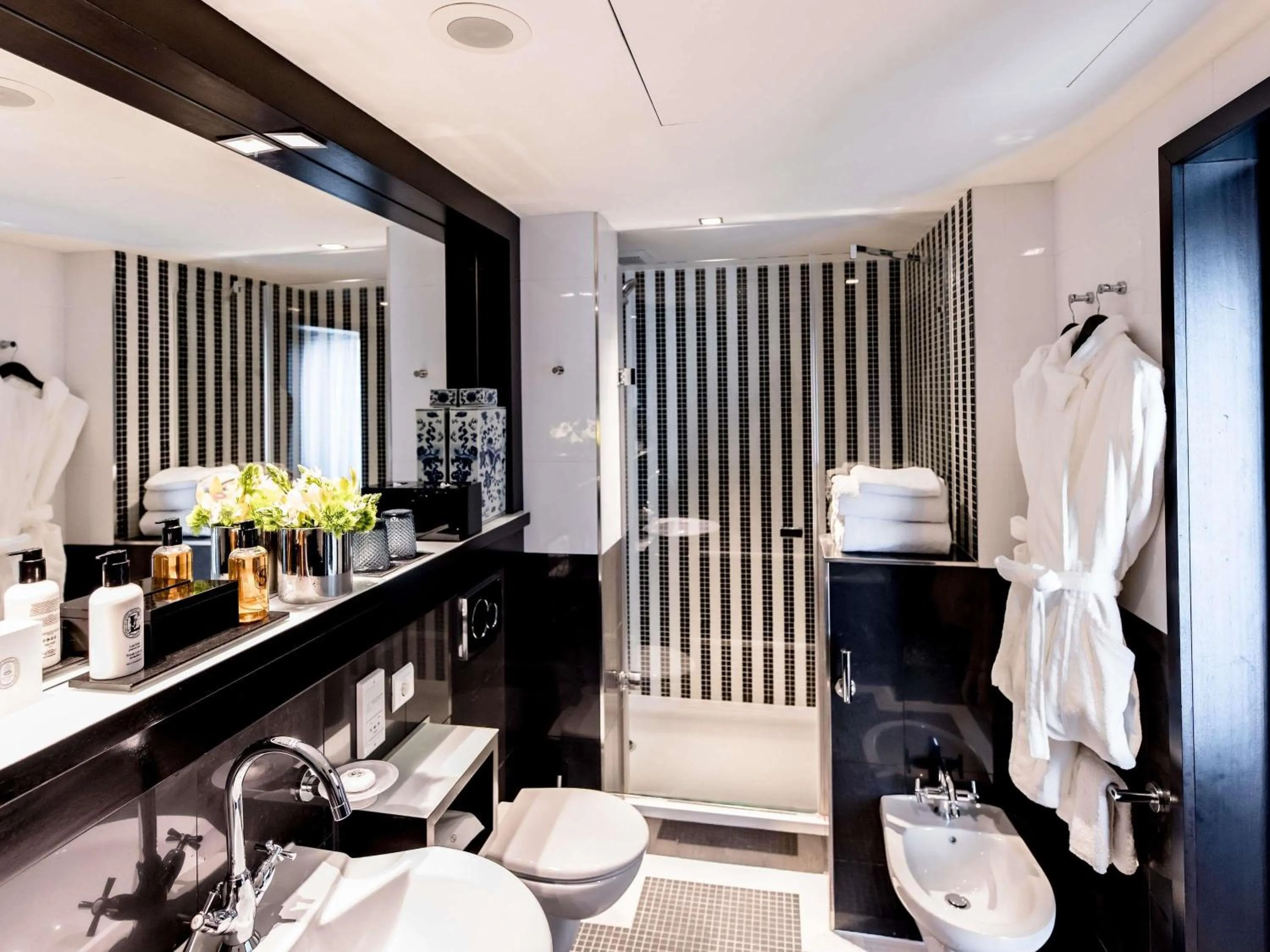 Bedroom in Sofitel Lisbon Liberdade