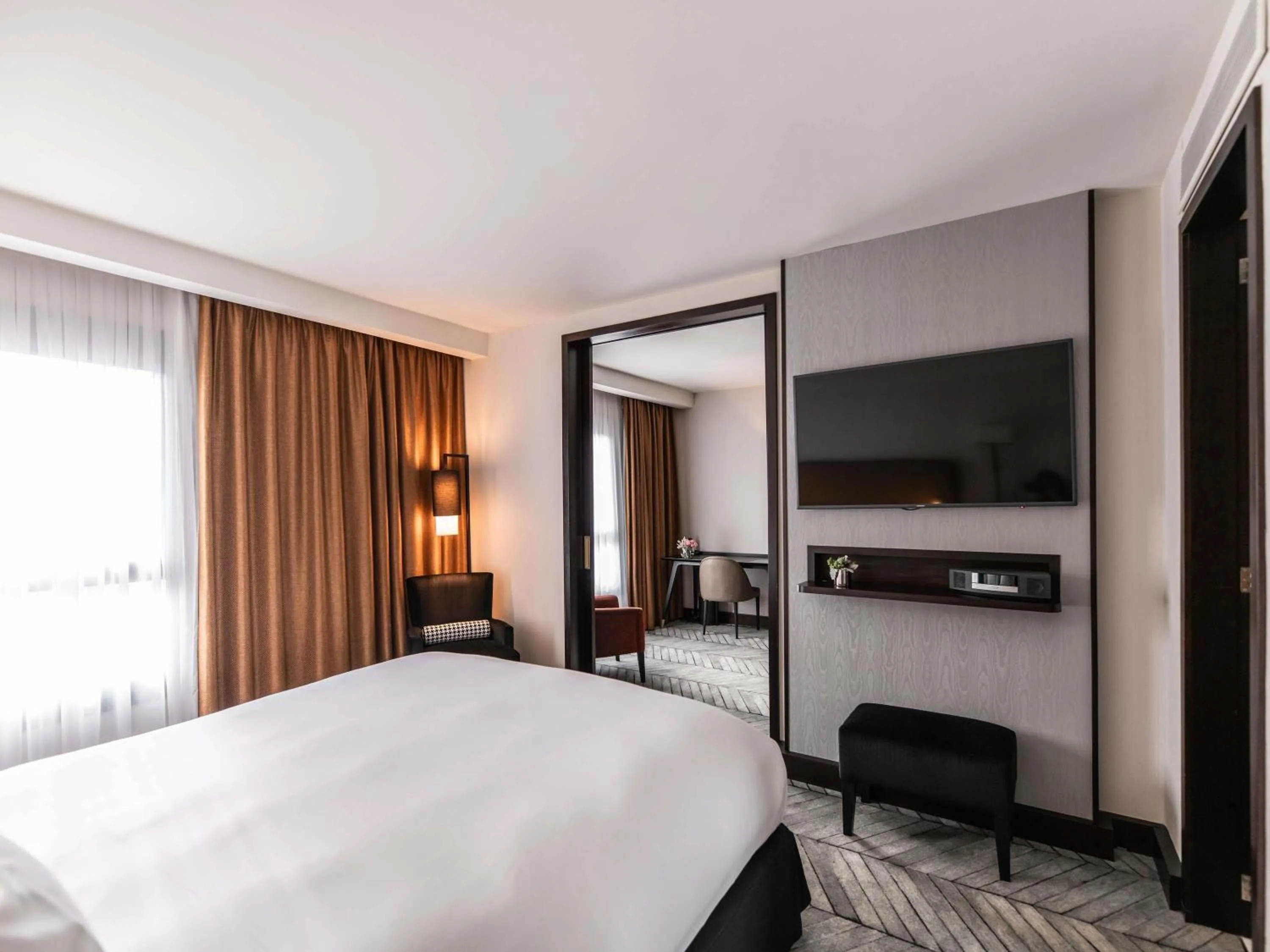 Bedroom, Bed in Sofitel Lisbon Liberdade