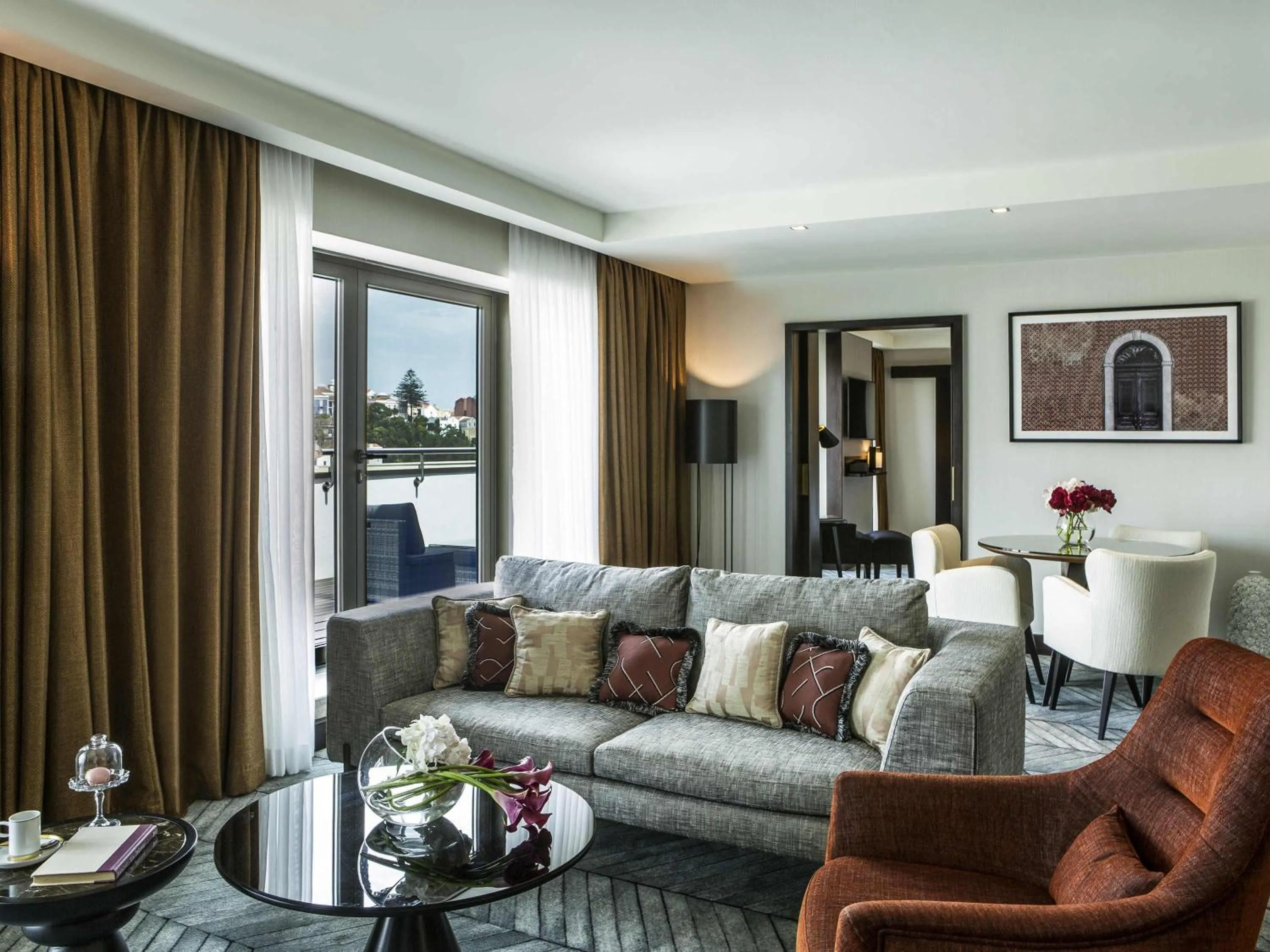 Photo of the whole room in Sofitel Lisbon Liberdade