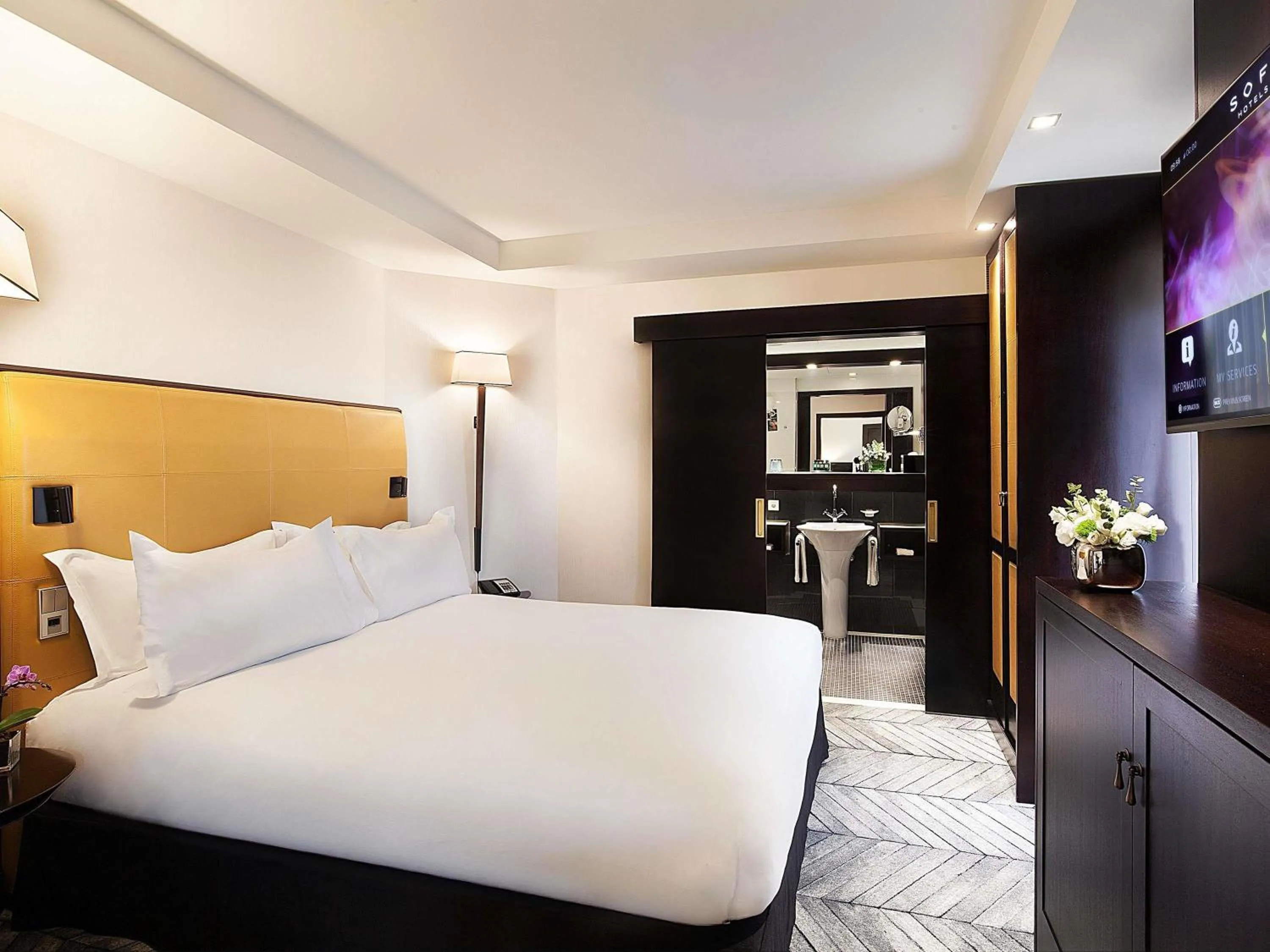 Bedroom, Bed in Sofitel Lisbon Liberdade