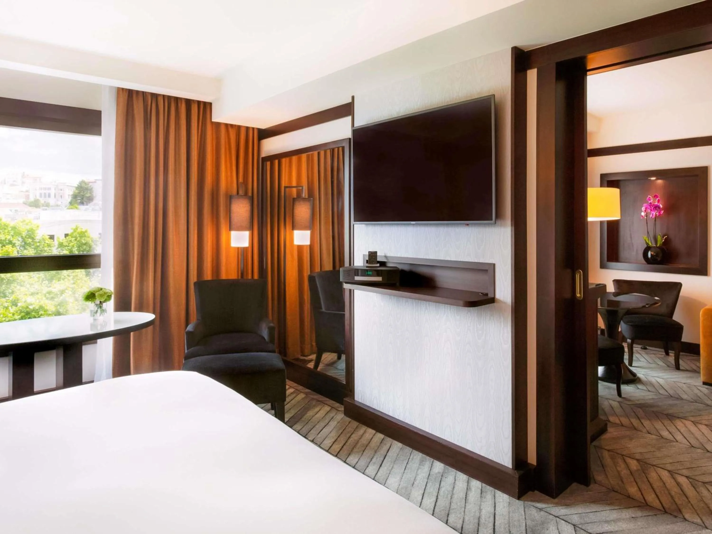 Bedroom, Bed in Sofitel Lisbon Liberdade