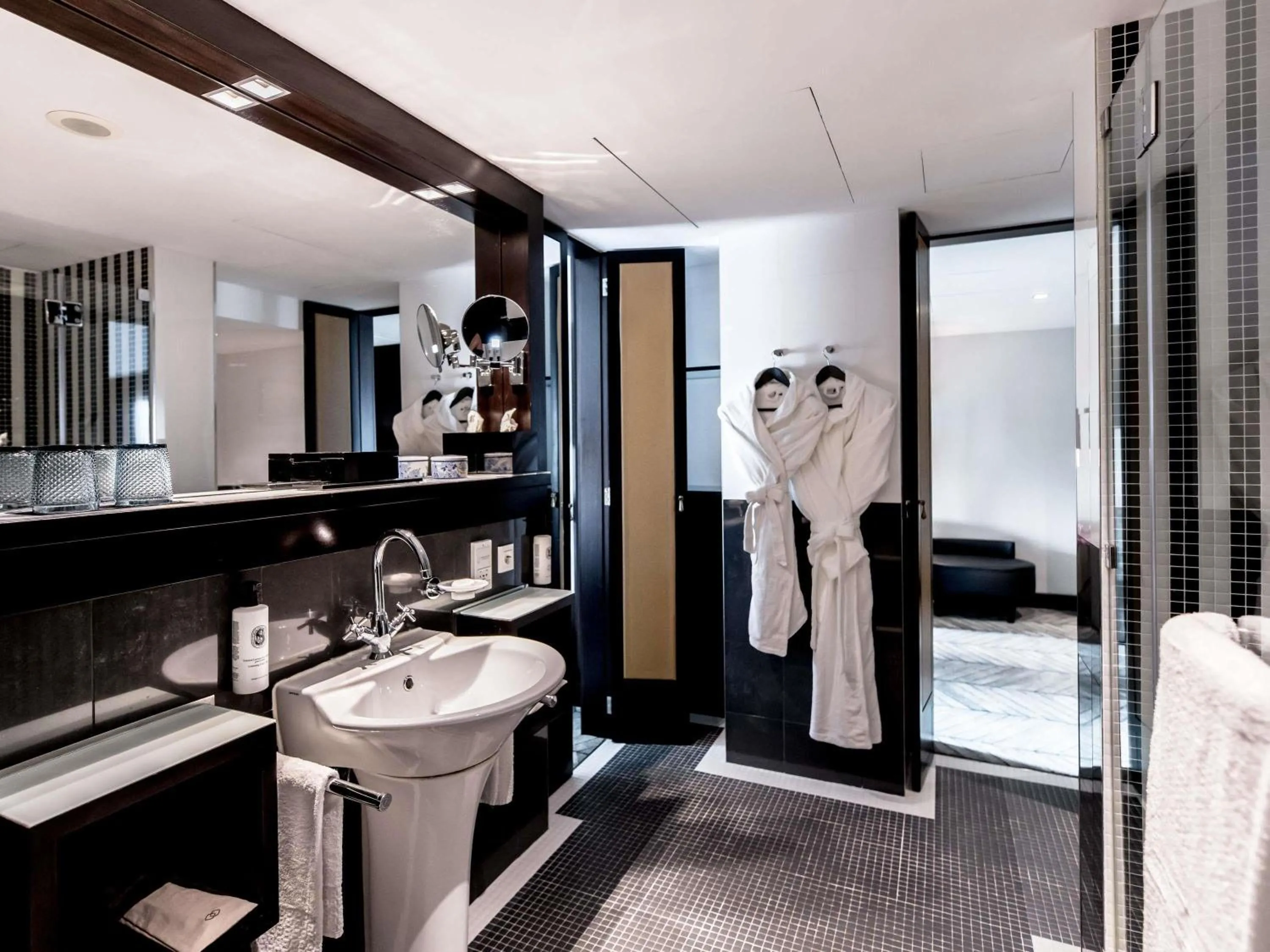 Bedroom in Sofitel Lisbon Liberdade