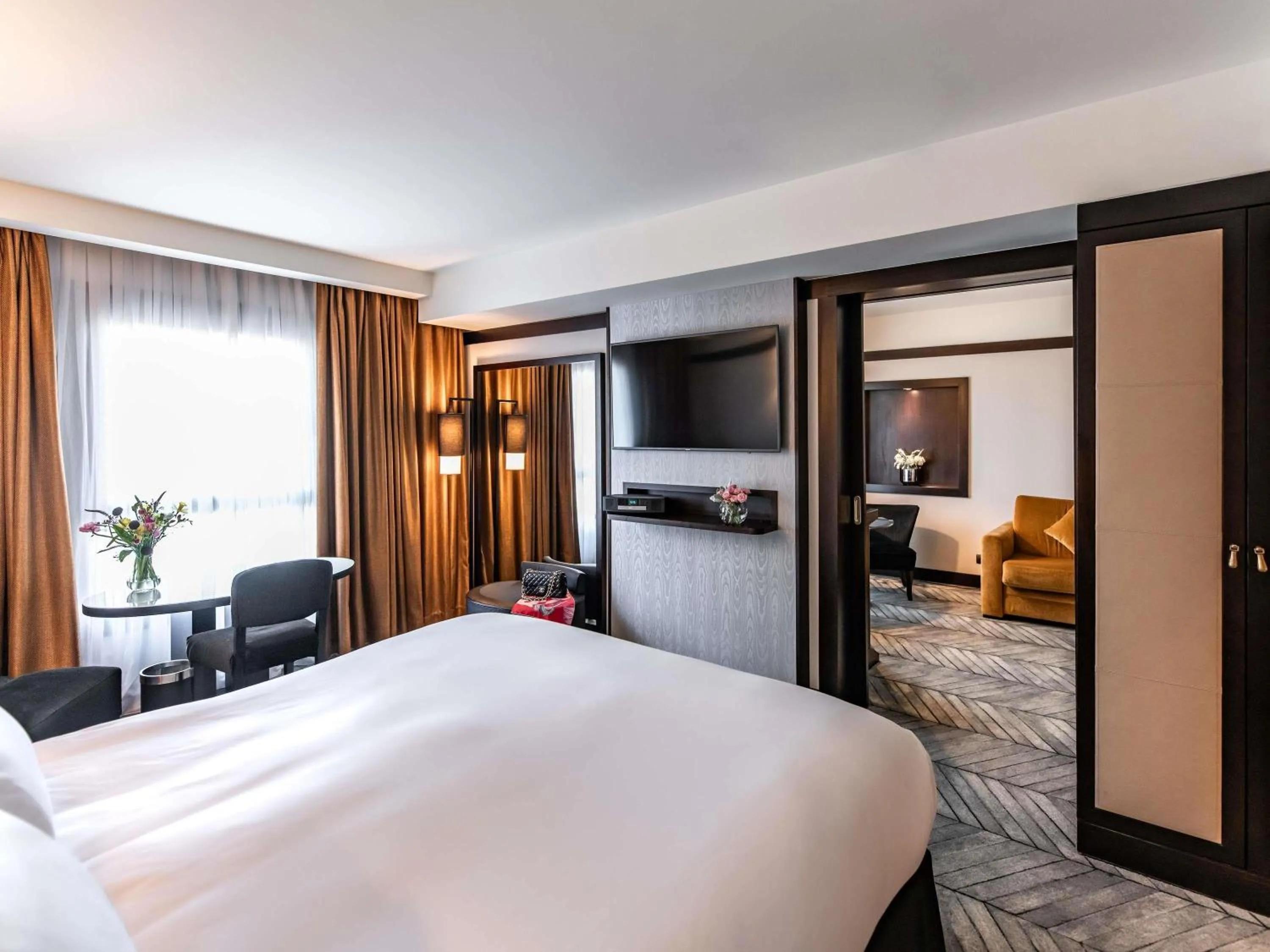 Bedroom, Bed in Sofitel Lisbon Liberdade