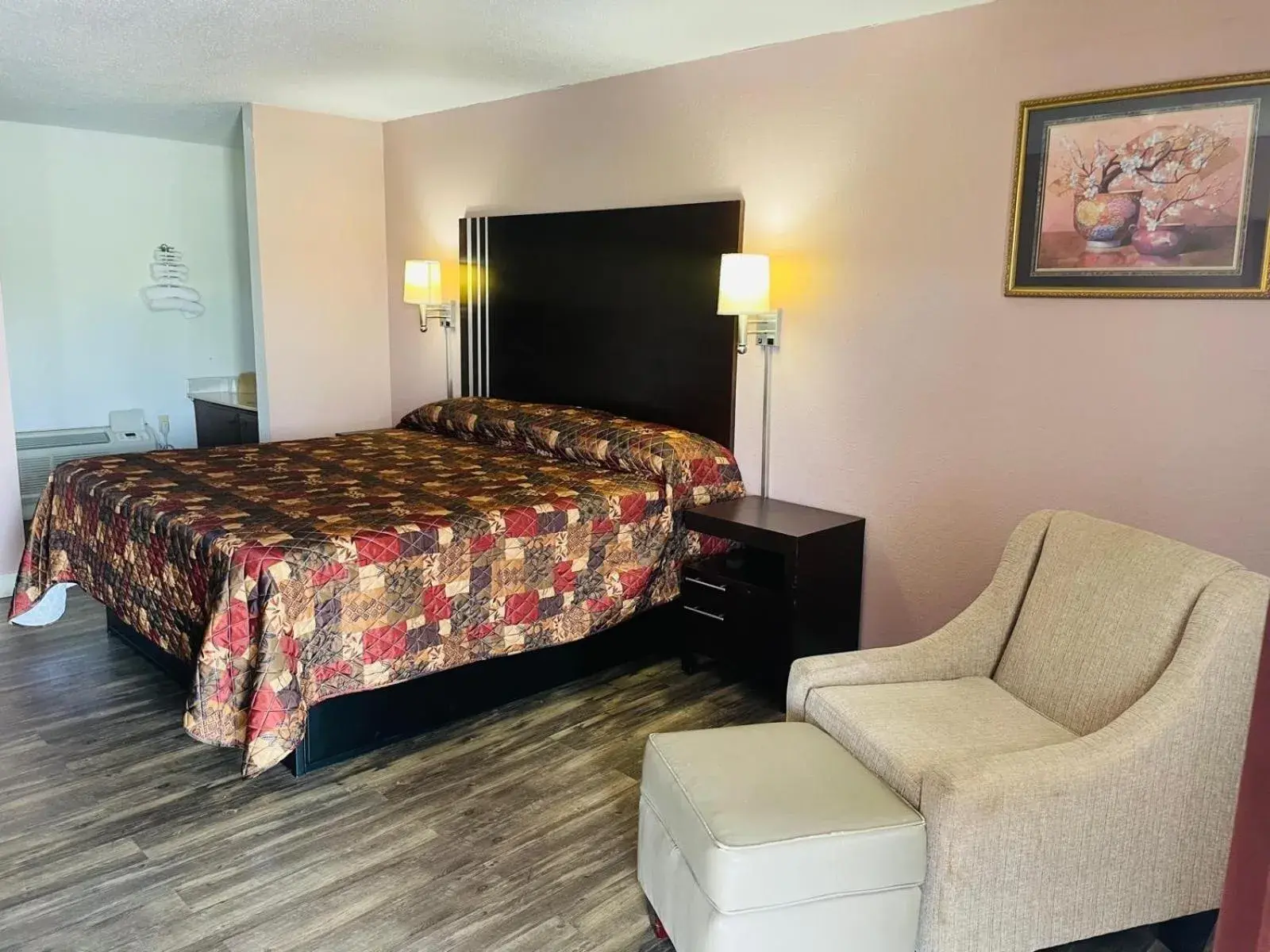 Bed in Finn's Motel Bed in Finn's Motel