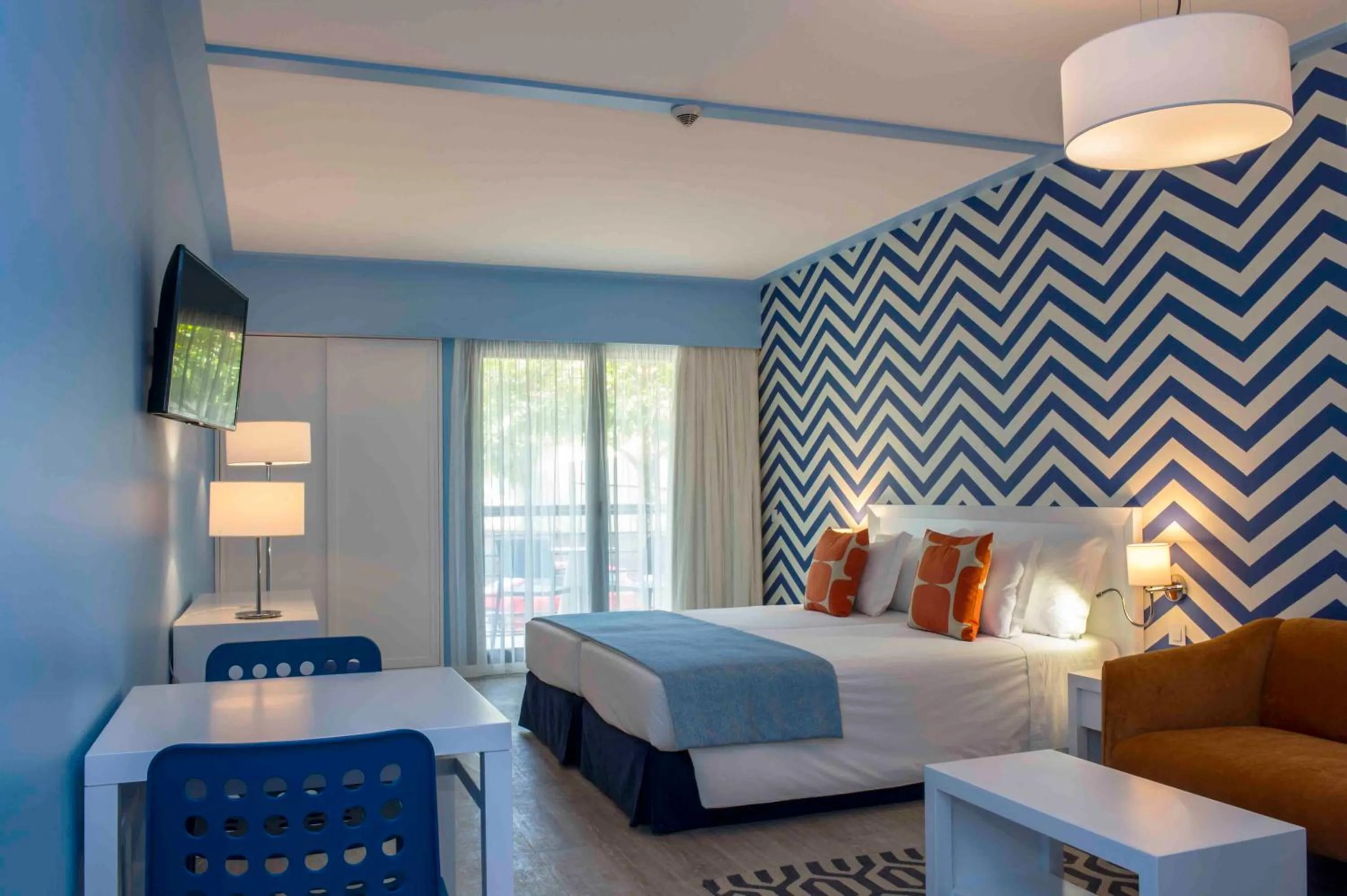 Bedroom, Bed in Terrace Mar Suite Hotel