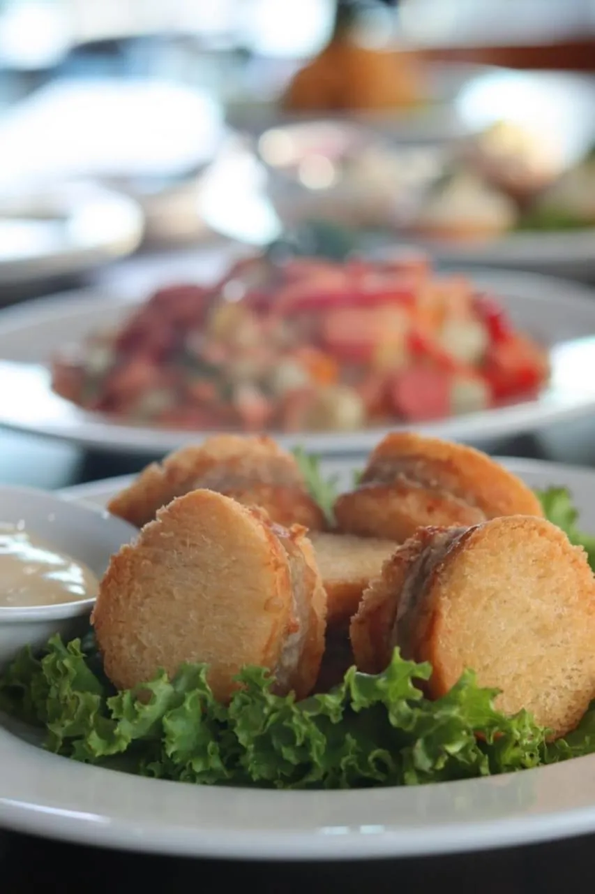 Food in Front One Inn Kediri