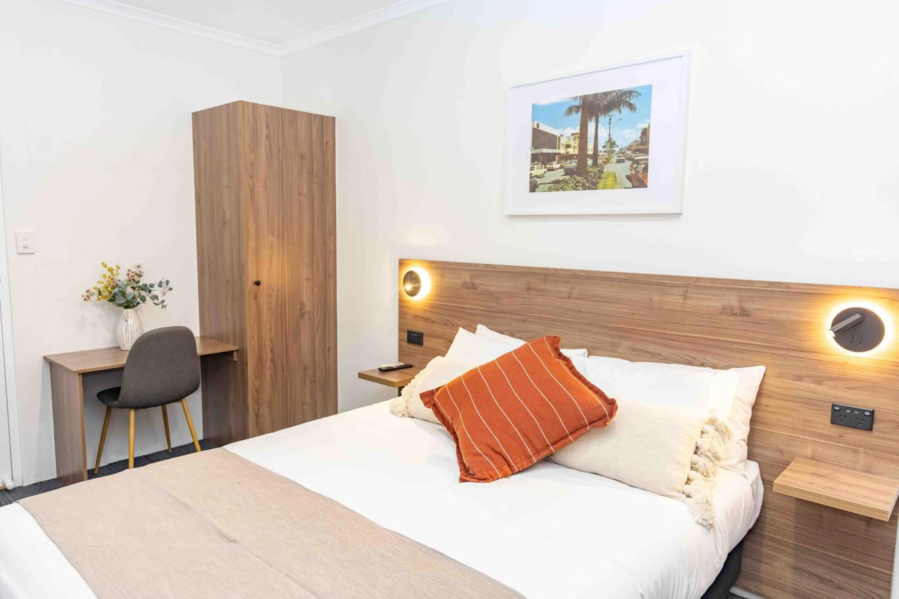 Bedroom, Bed in The Metropolitan Hotel