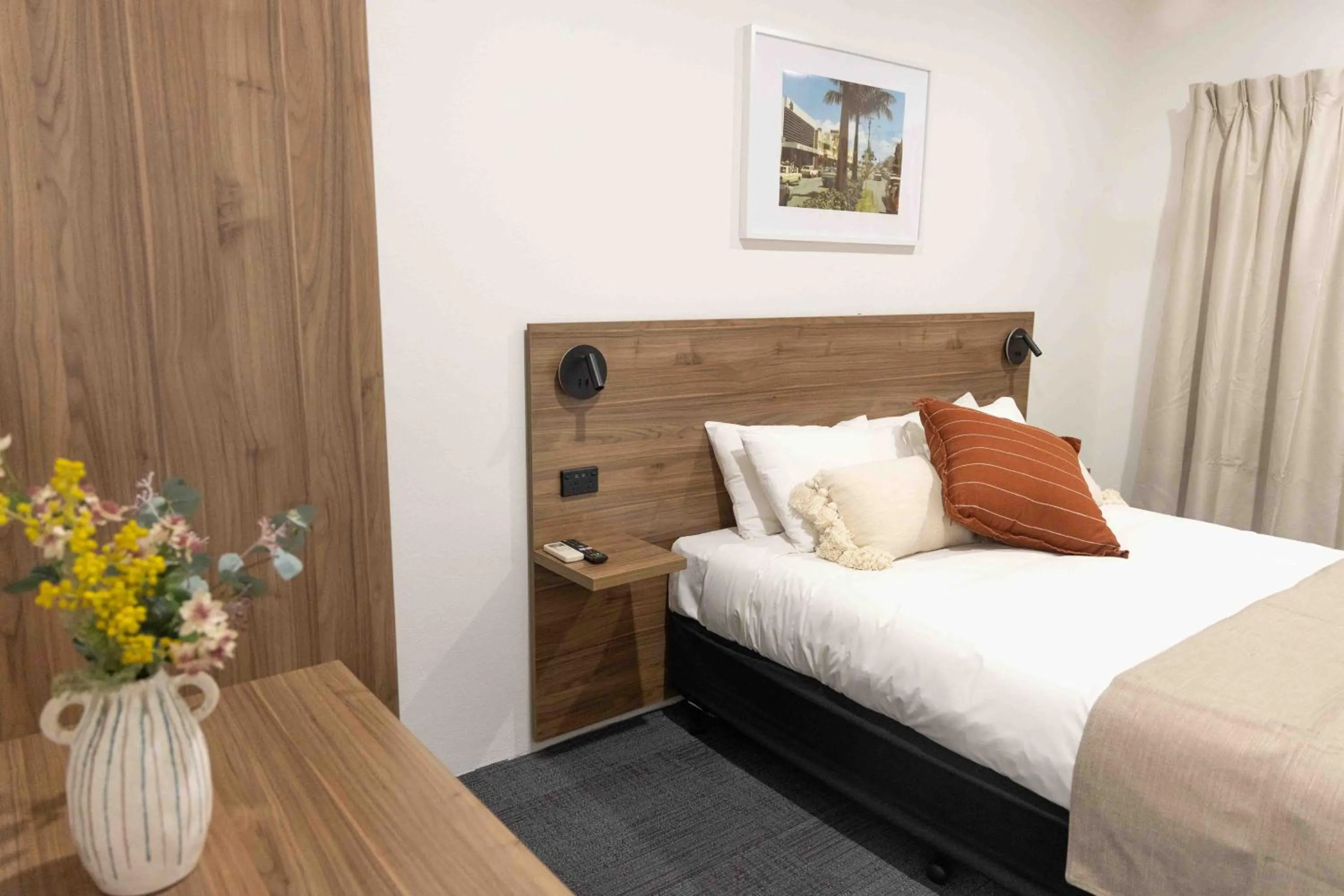 Bed in The Metropolitan Hotel