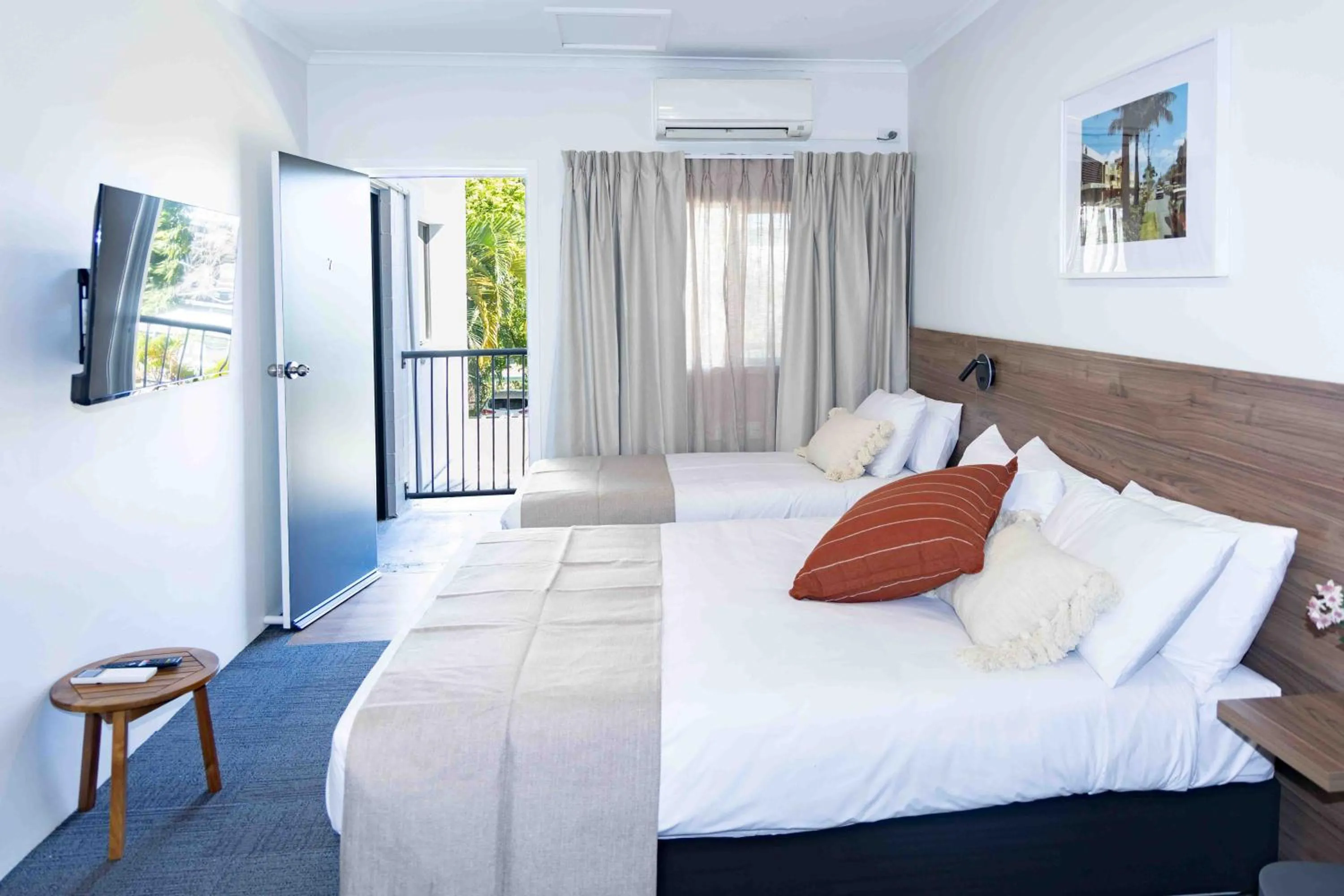 Bed in The Metropolitan Hotel