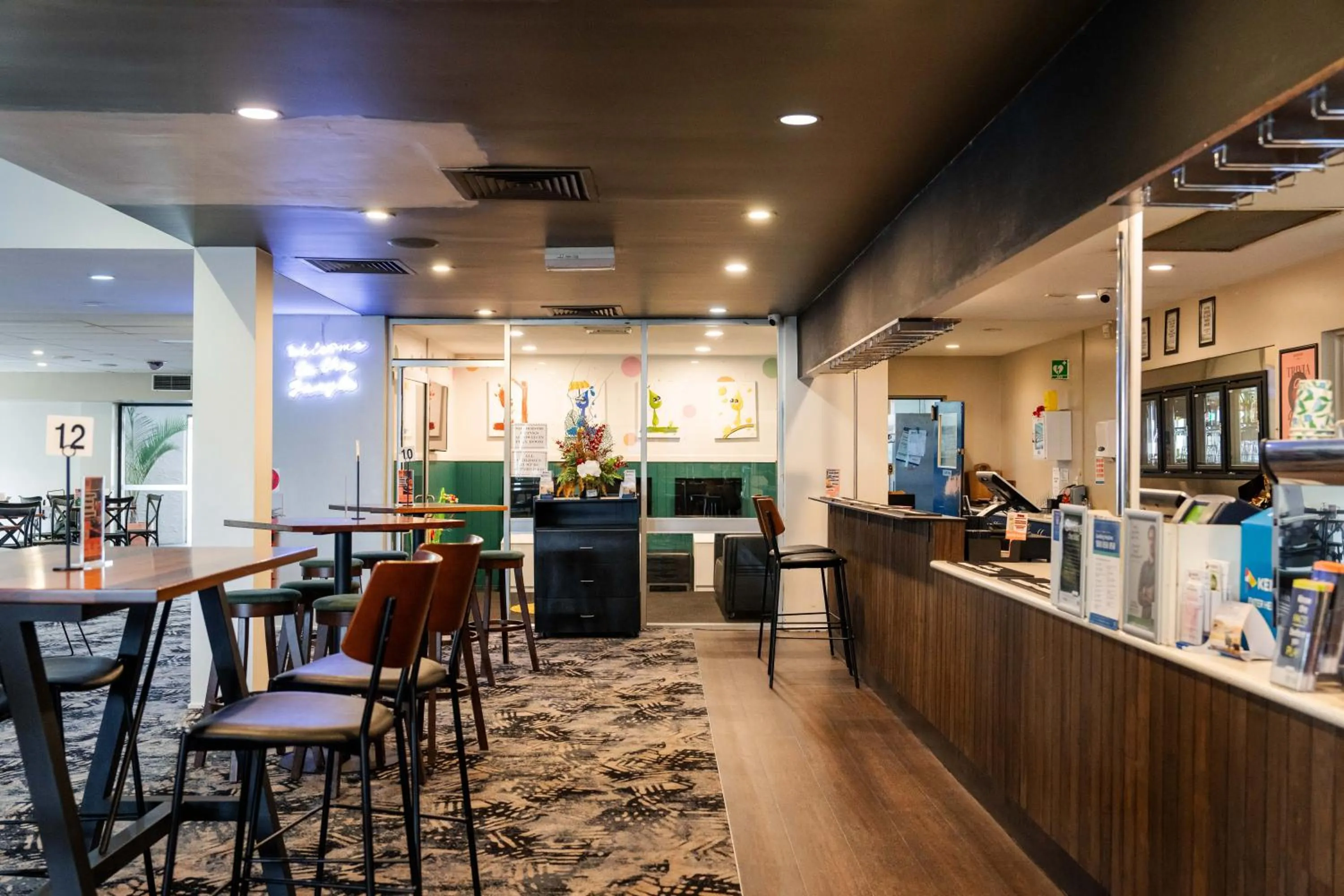 Restaurant/places to eat in The Metropolitan Hotel