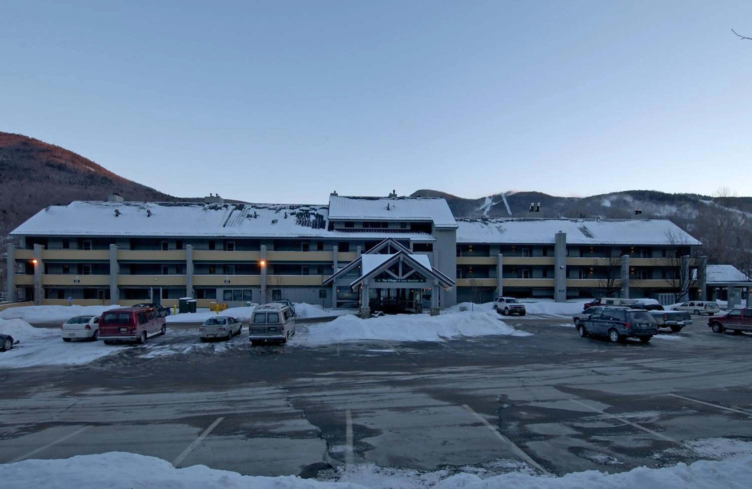 Facade/entrance in Village of Loon Mountain