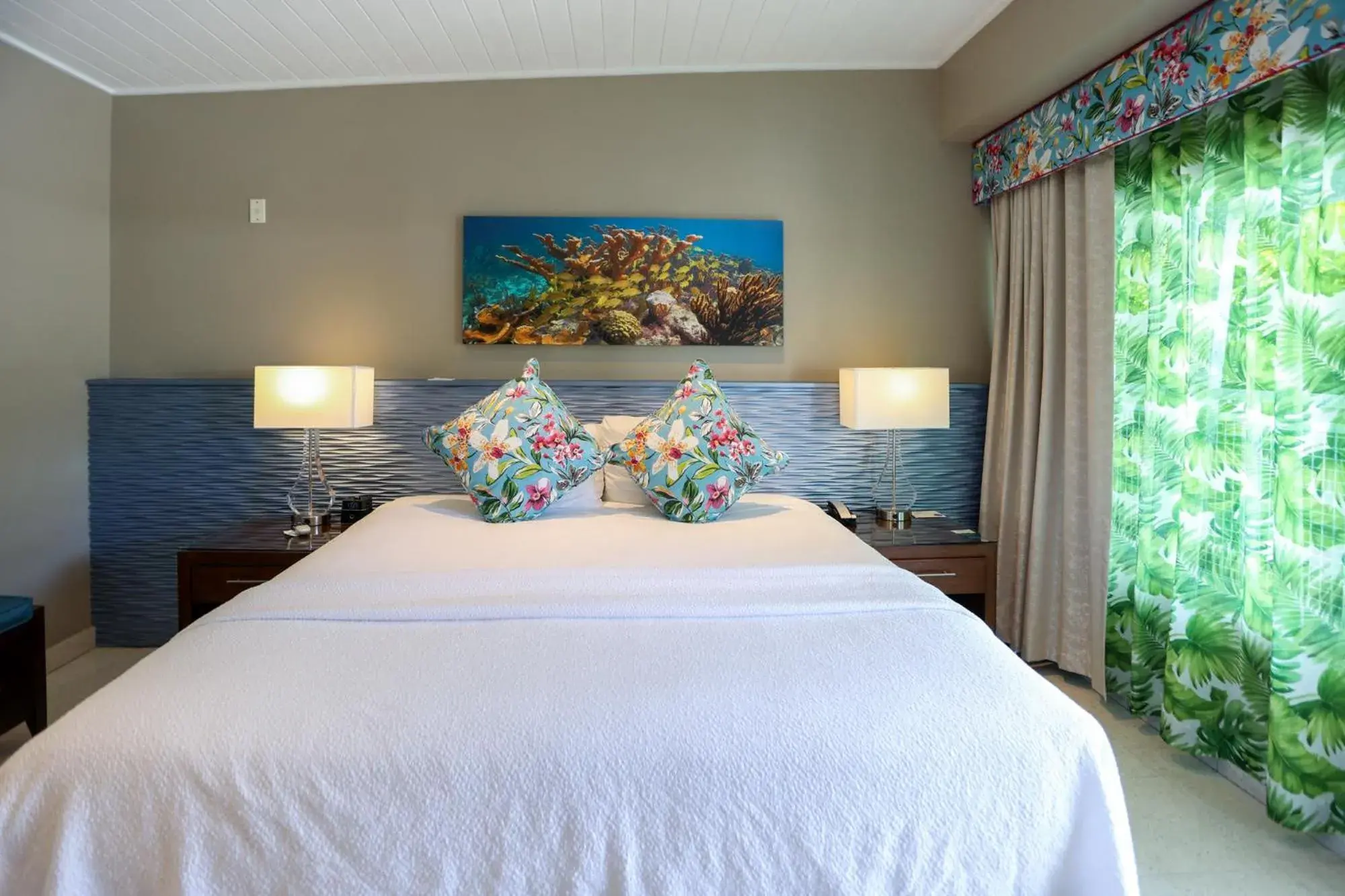 Deluxe King Room in Orchid Key Inn - Adults Only Deluxe King Room in Orchid Key Inn - Adults Only