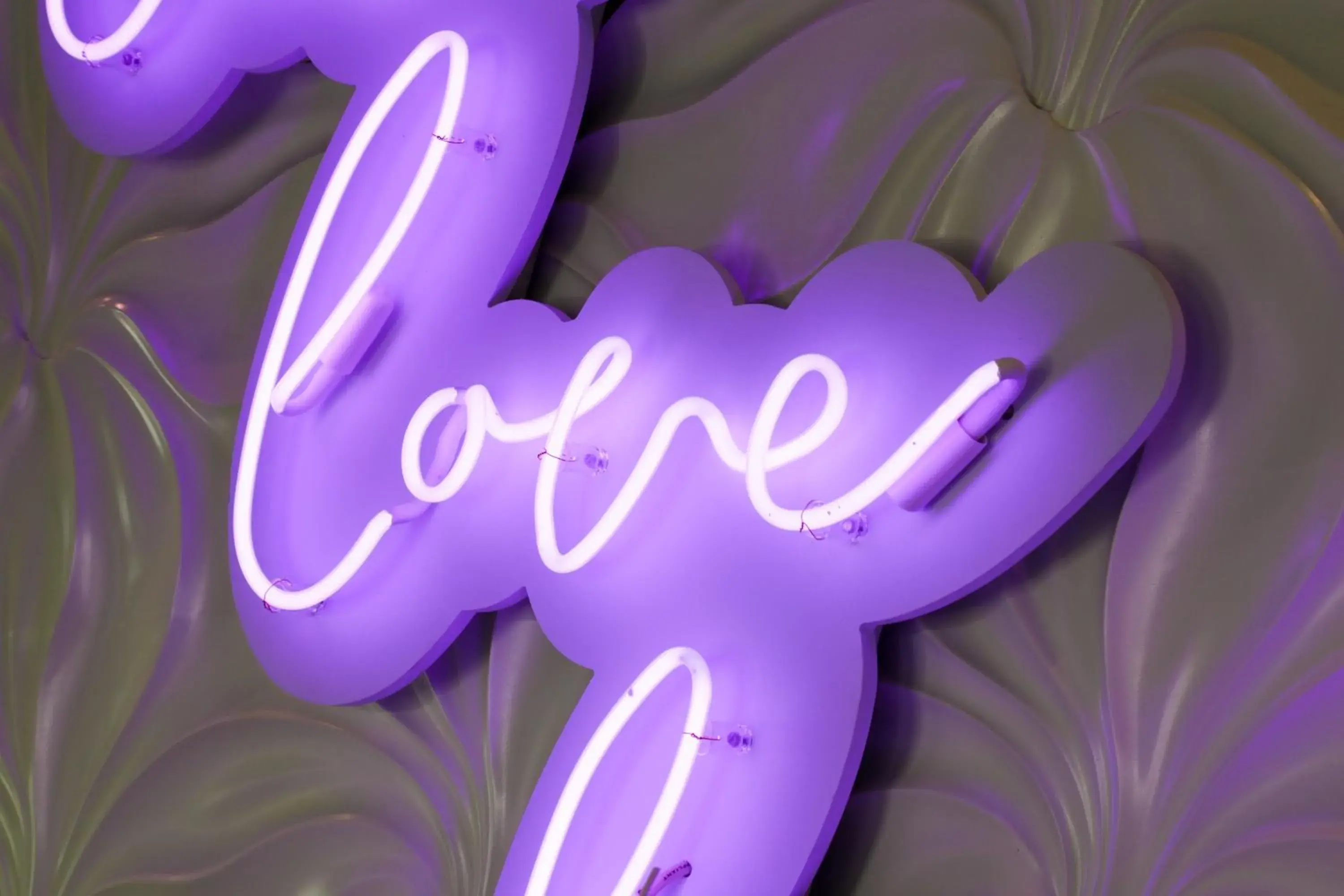 Decorative detail in Orchid Key Inn - Adults Only Decorative detail in Orchid Key Inn - Adults Only