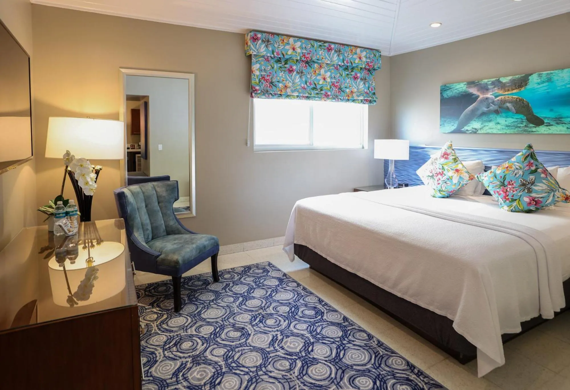 Bed in Orchid Key Inn - Adults Only