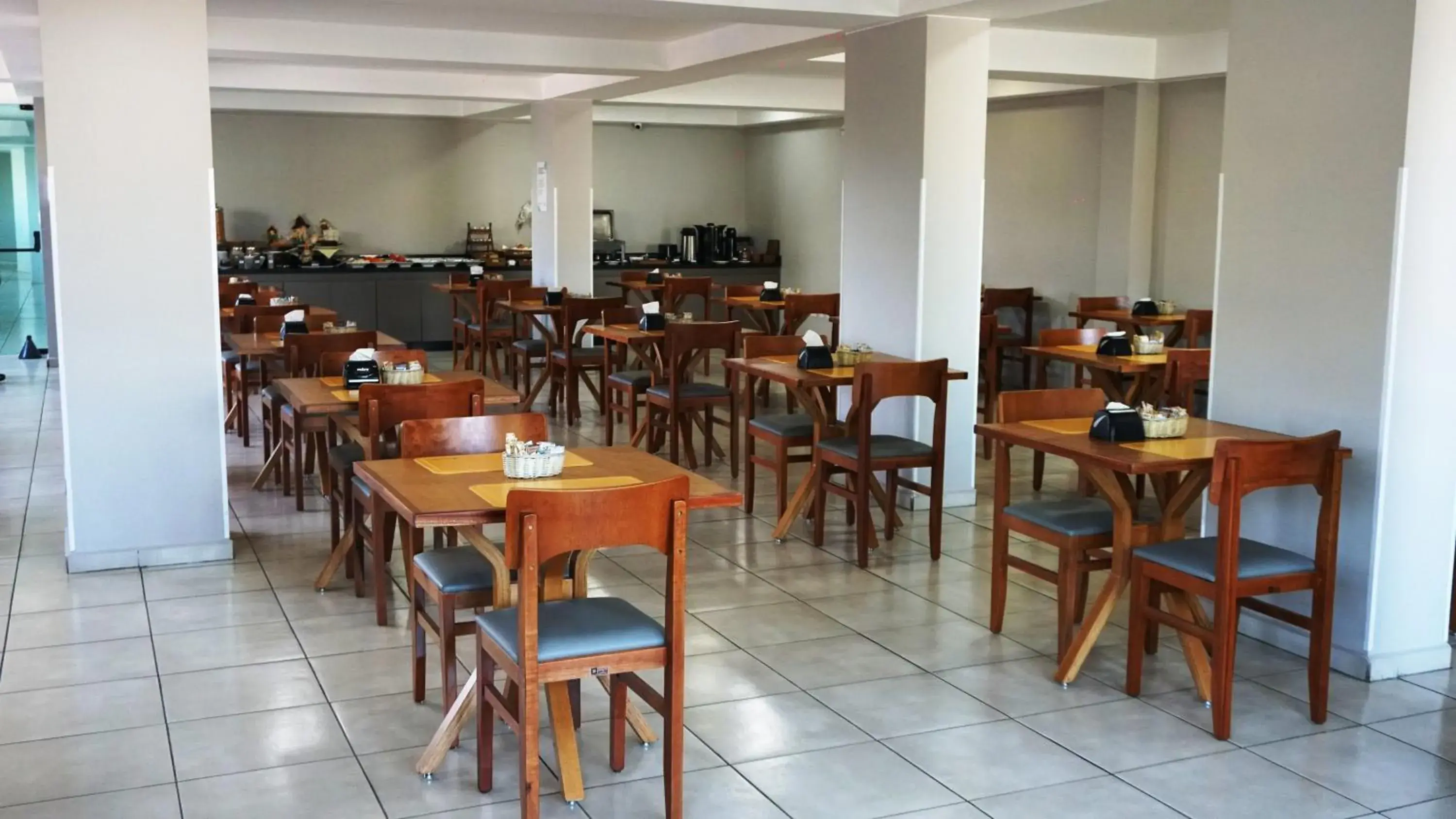 Restaurant/places to eat in Plaza Inn Trevo Sorocaba Restaurant/places to eat in Plaza Inn Trevo Sorocaba
