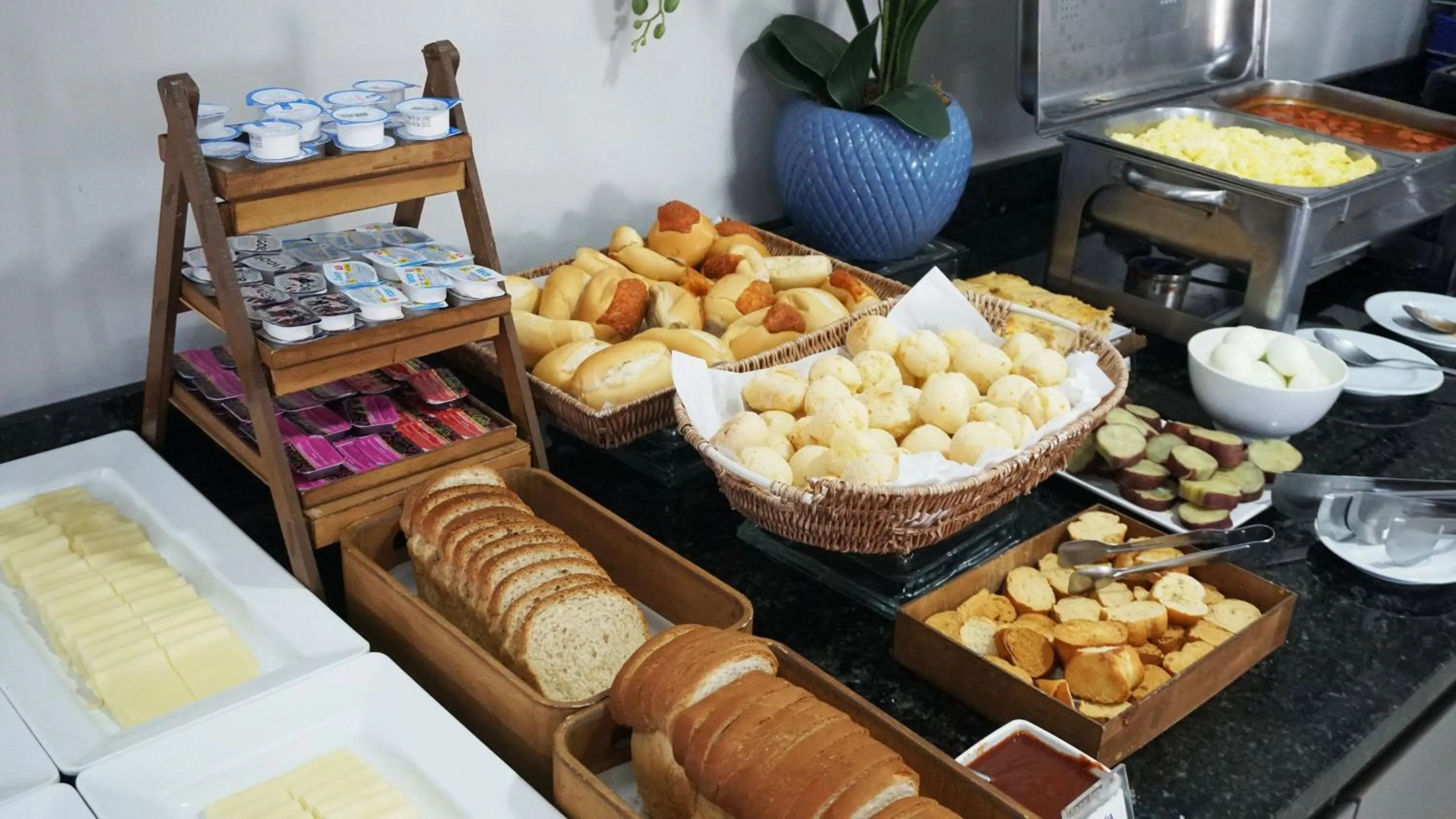 Buffet breakfast in Plaza Inn Trevo Sorocaba