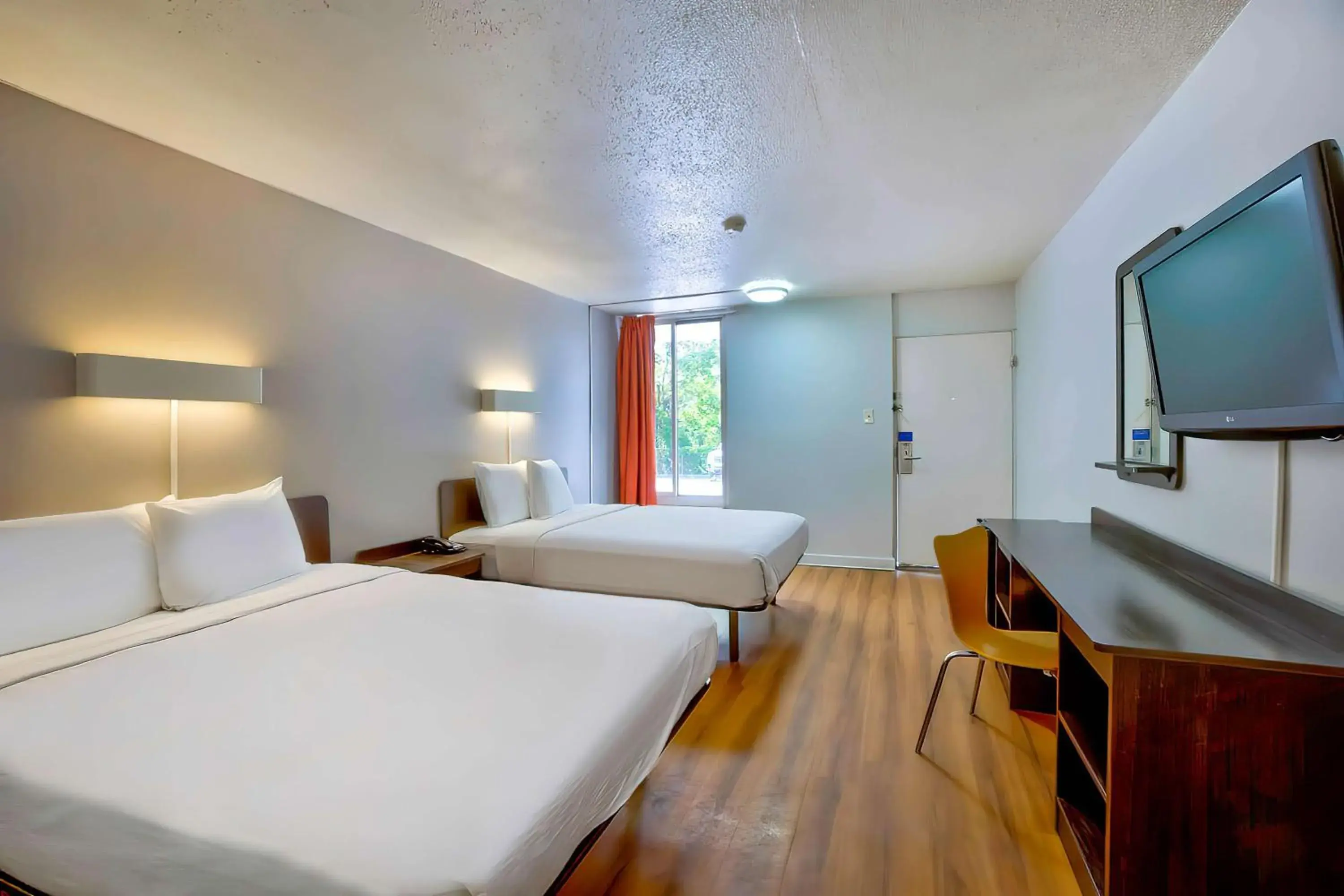 Bedroom, Bed in Motel 6-Gainesville, FL Bedroom, Bed in Motel 6-Gainesville, FL