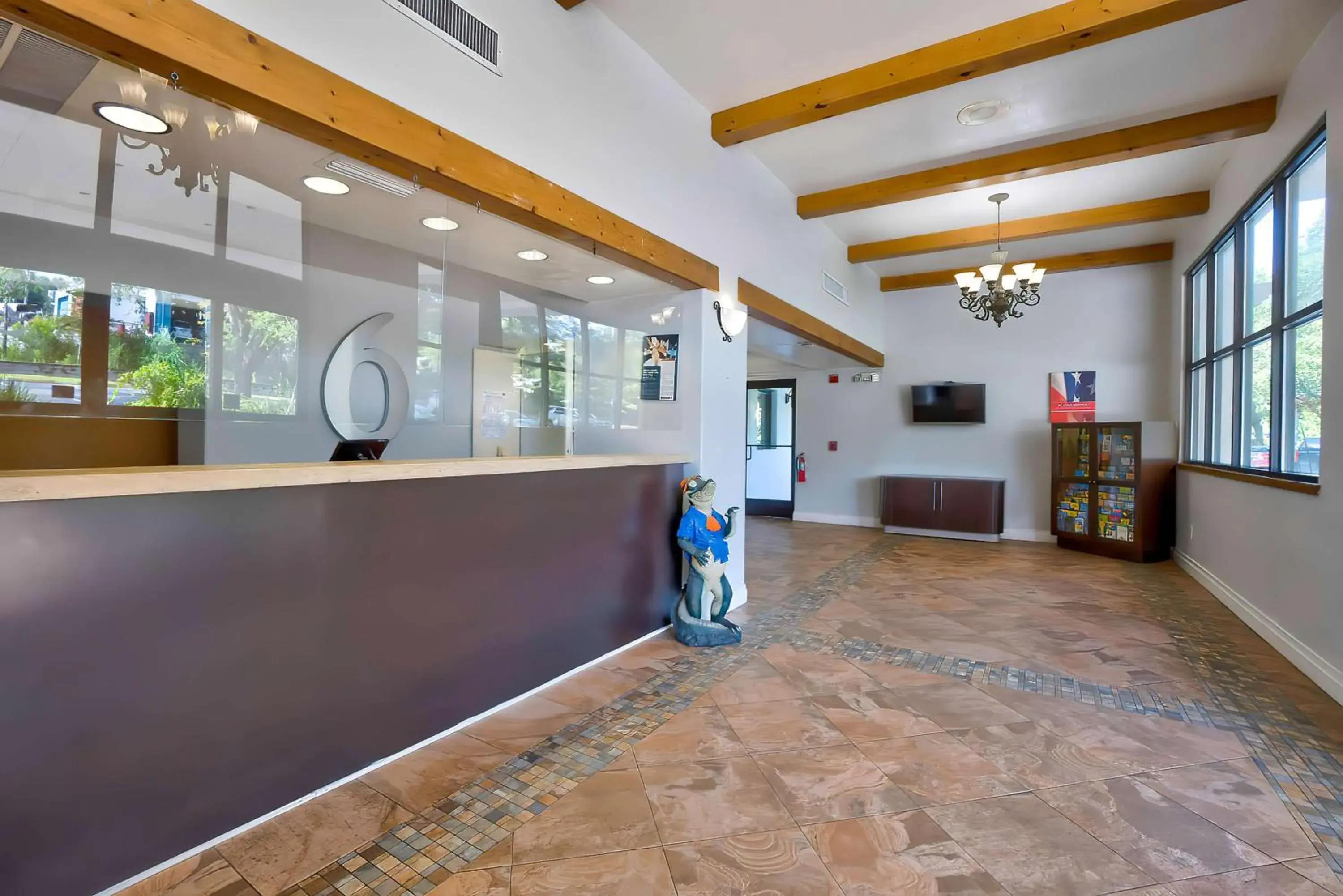Lobby or reception in Motel 6-Gainesville, FL Lobby or reception in Motel 6-Gainesville, FL