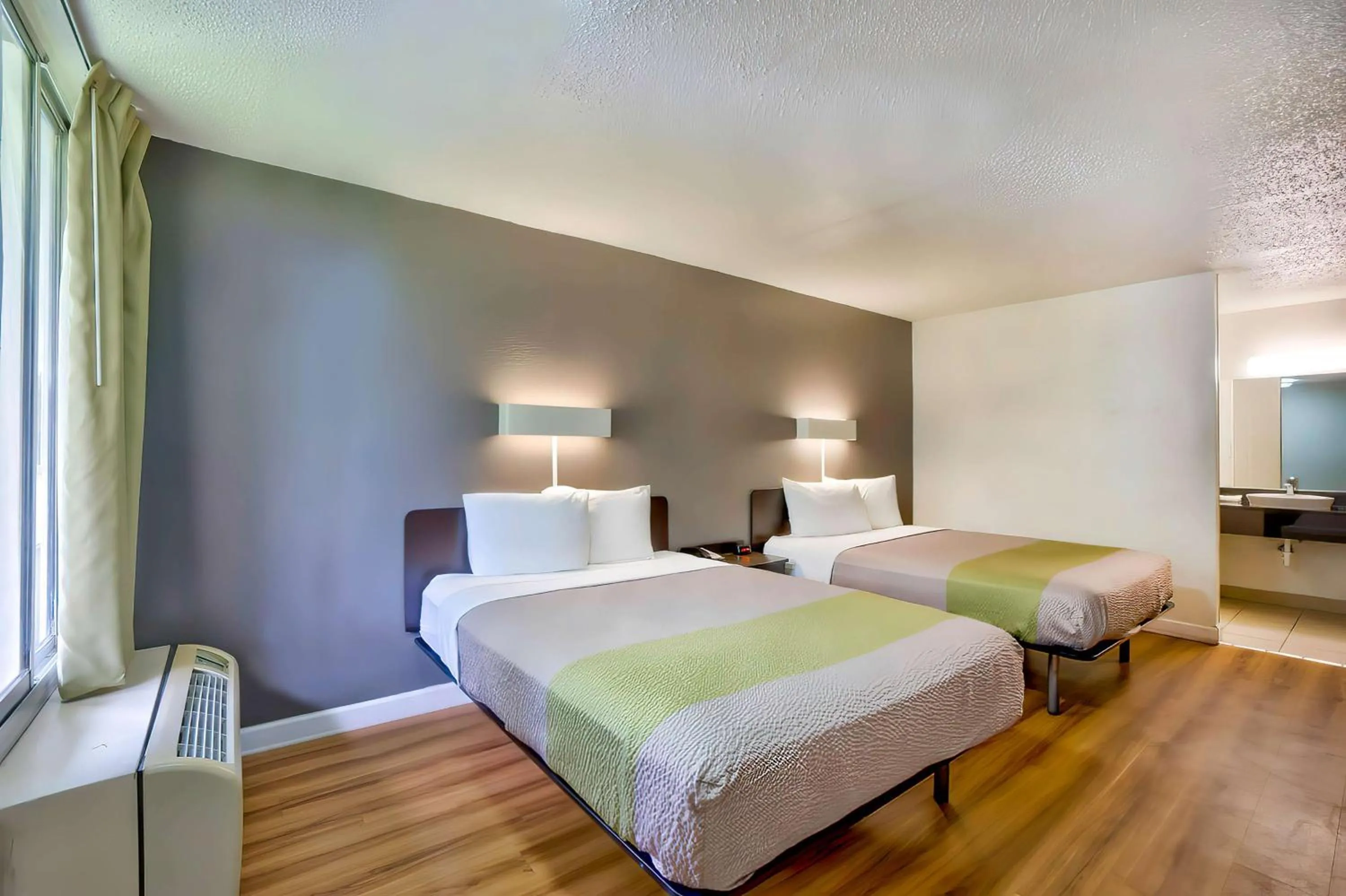 Bedroom, Bed in Motel 6-Gainesville, FL