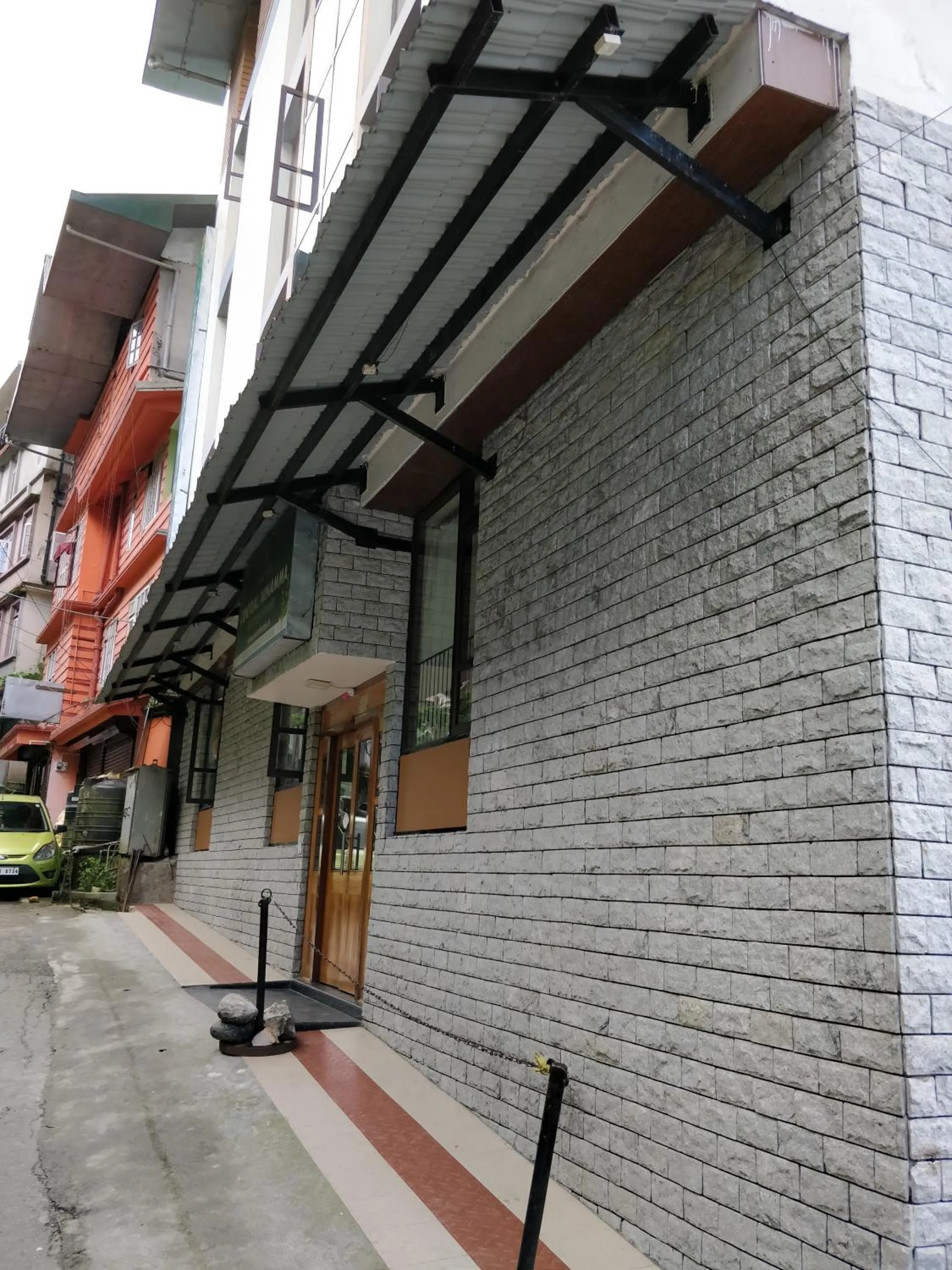 Facade/entrance in Hotel Ninamma