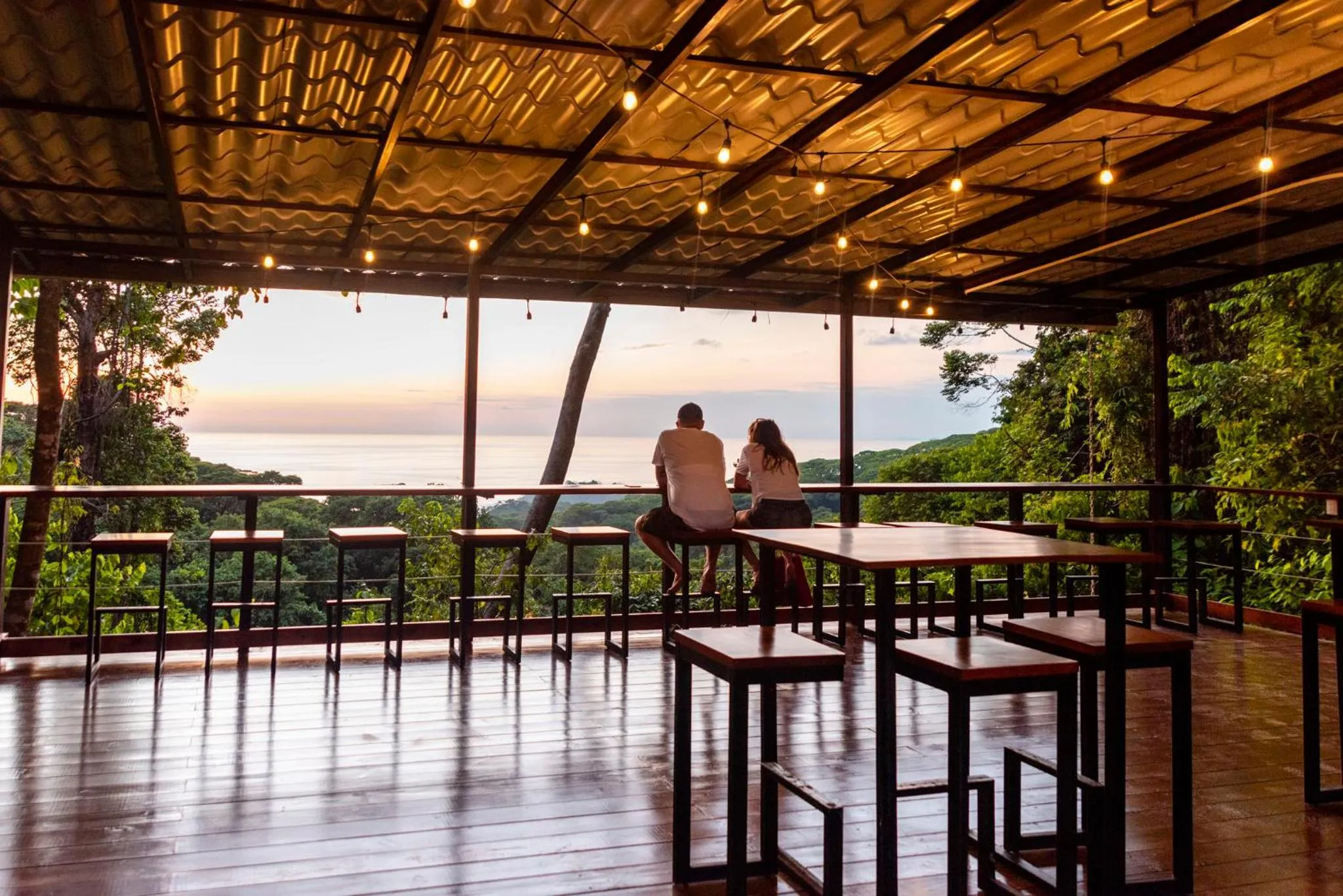 People in Villas Alturas