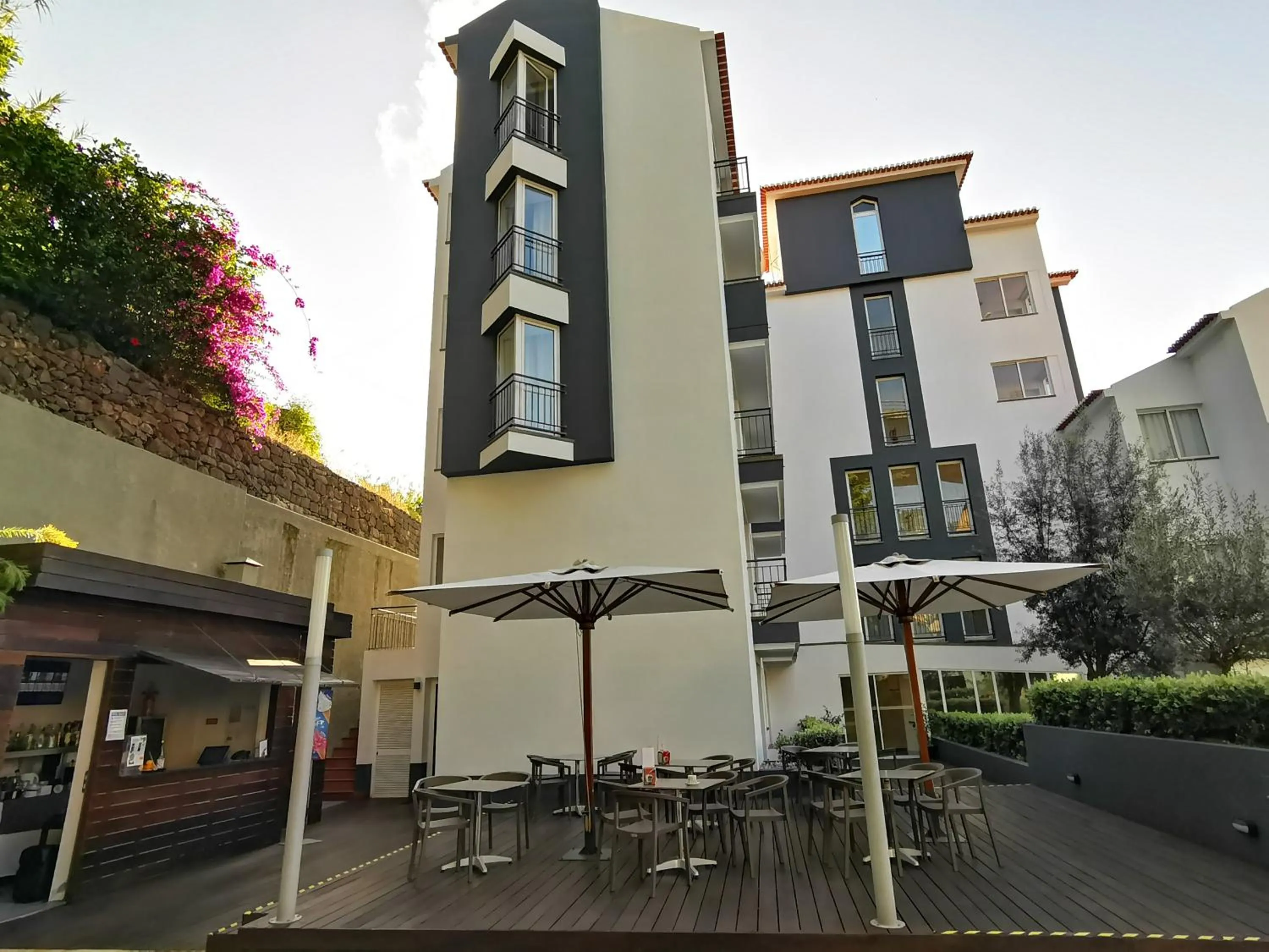 Santa Cruz Village Hotel