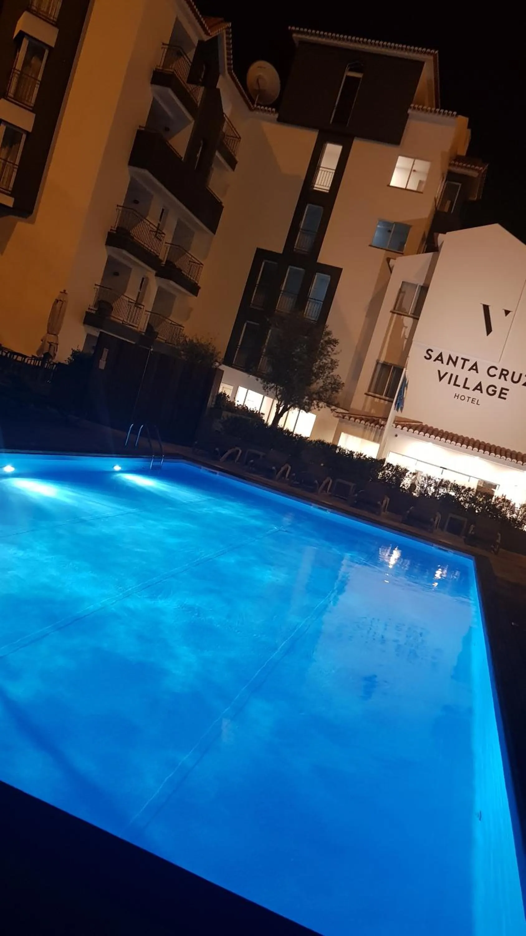 Swimming pool in Santa Cruz Village Hotel