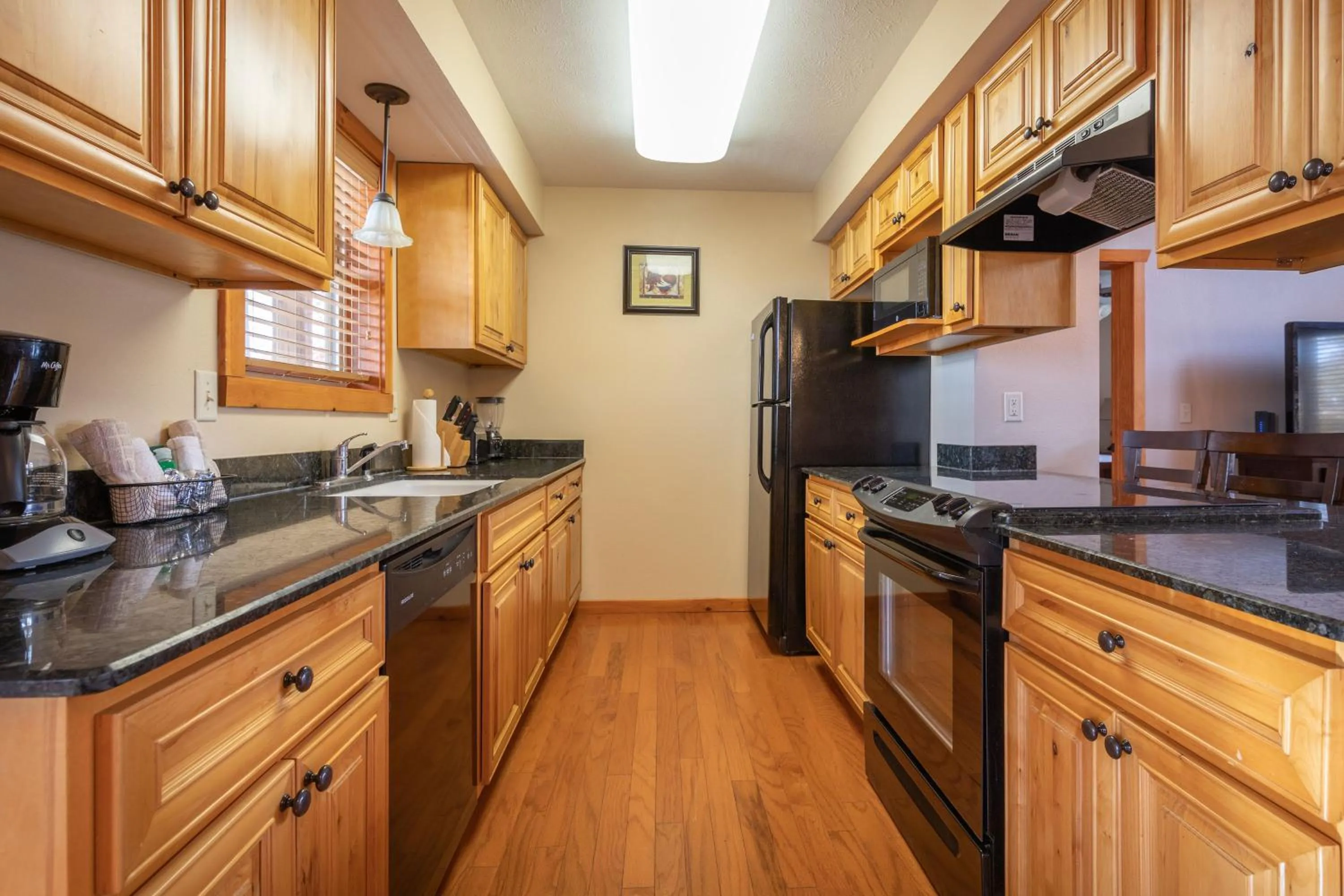 Kitchen or kitchenette in The Lodges at Table Rock