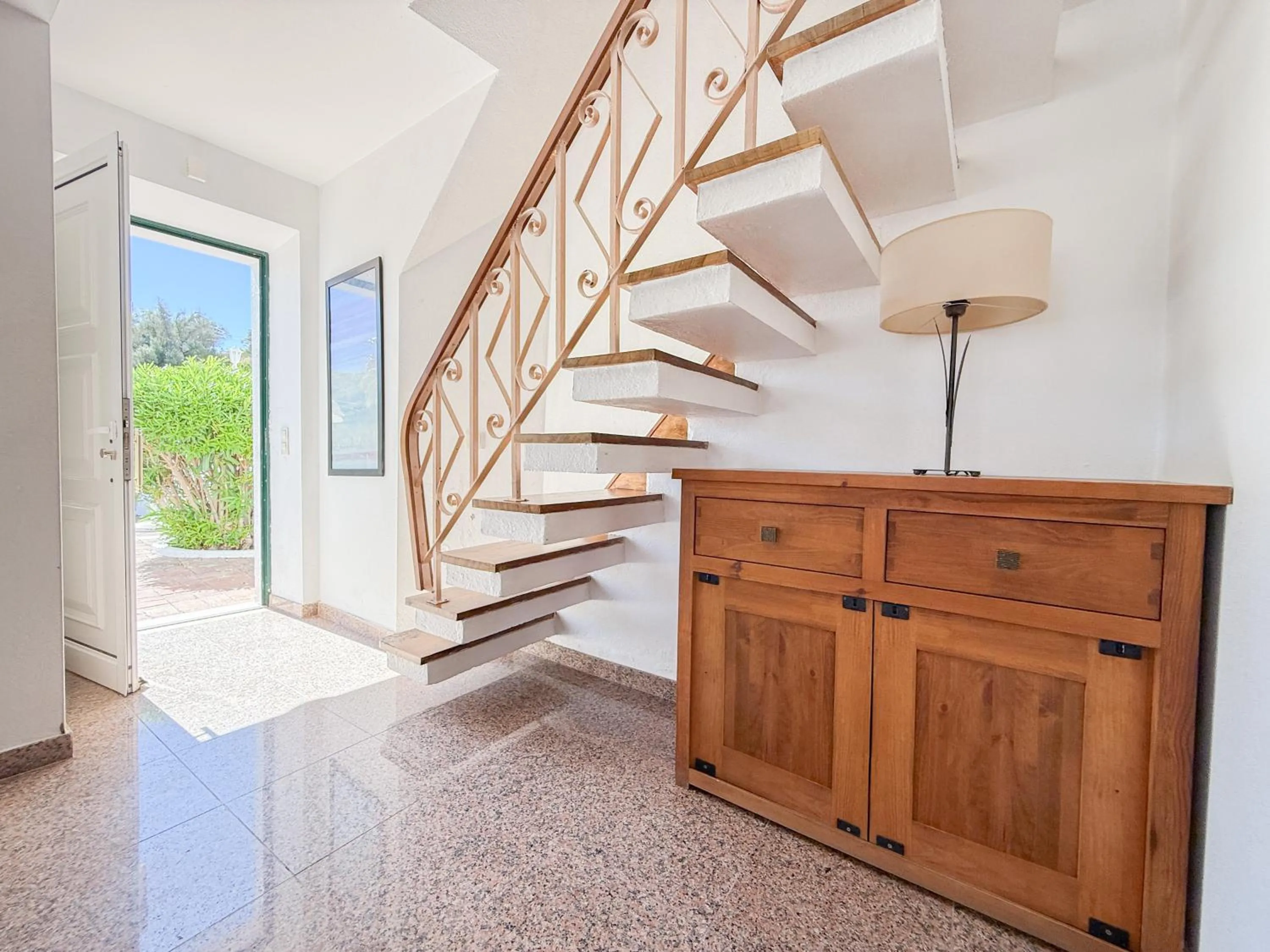 Facade/entrance in Oleandro Country Club