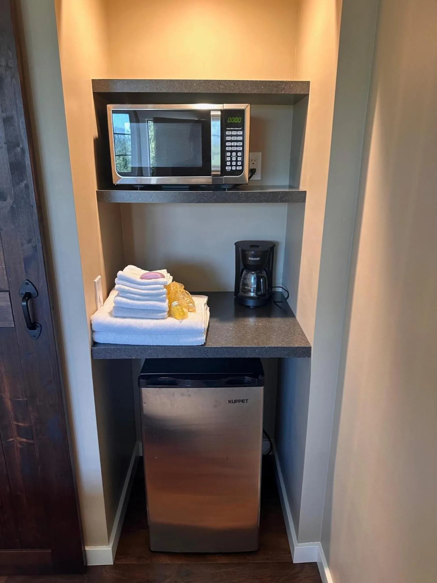 Coffee/tea facilities in Arroyo Vista Inn