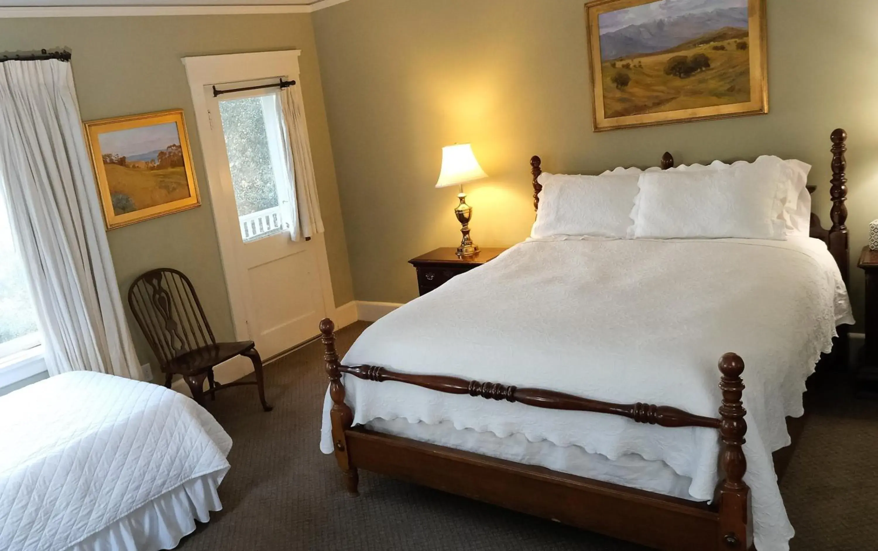 Bed in Arroyo Vista Inn Bed in Arroyo Vista Inn