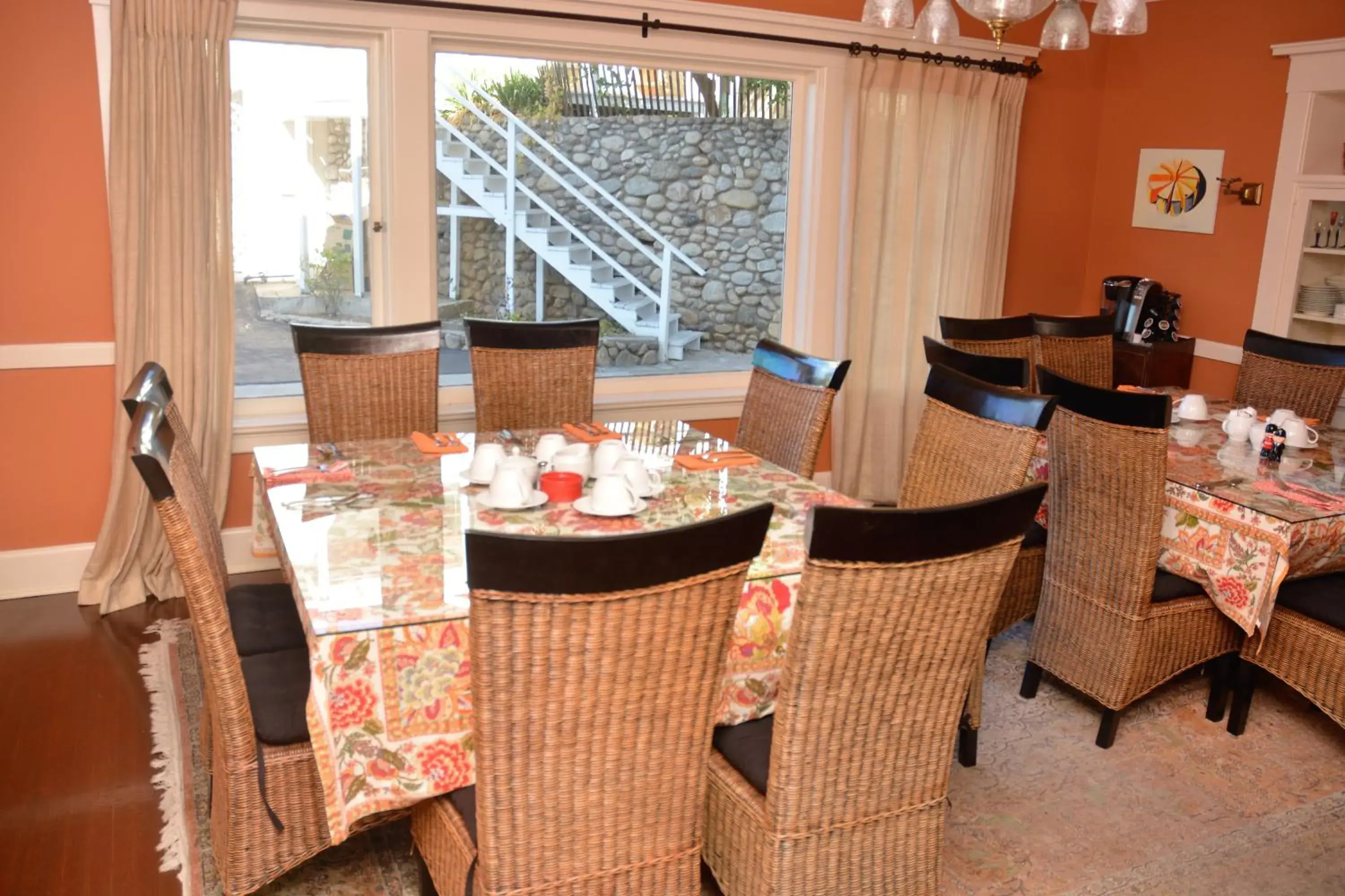 Restaurant/places to eat in Arroyo Vista Inn Restaurant/places to eat in Arroyo Vista Inn