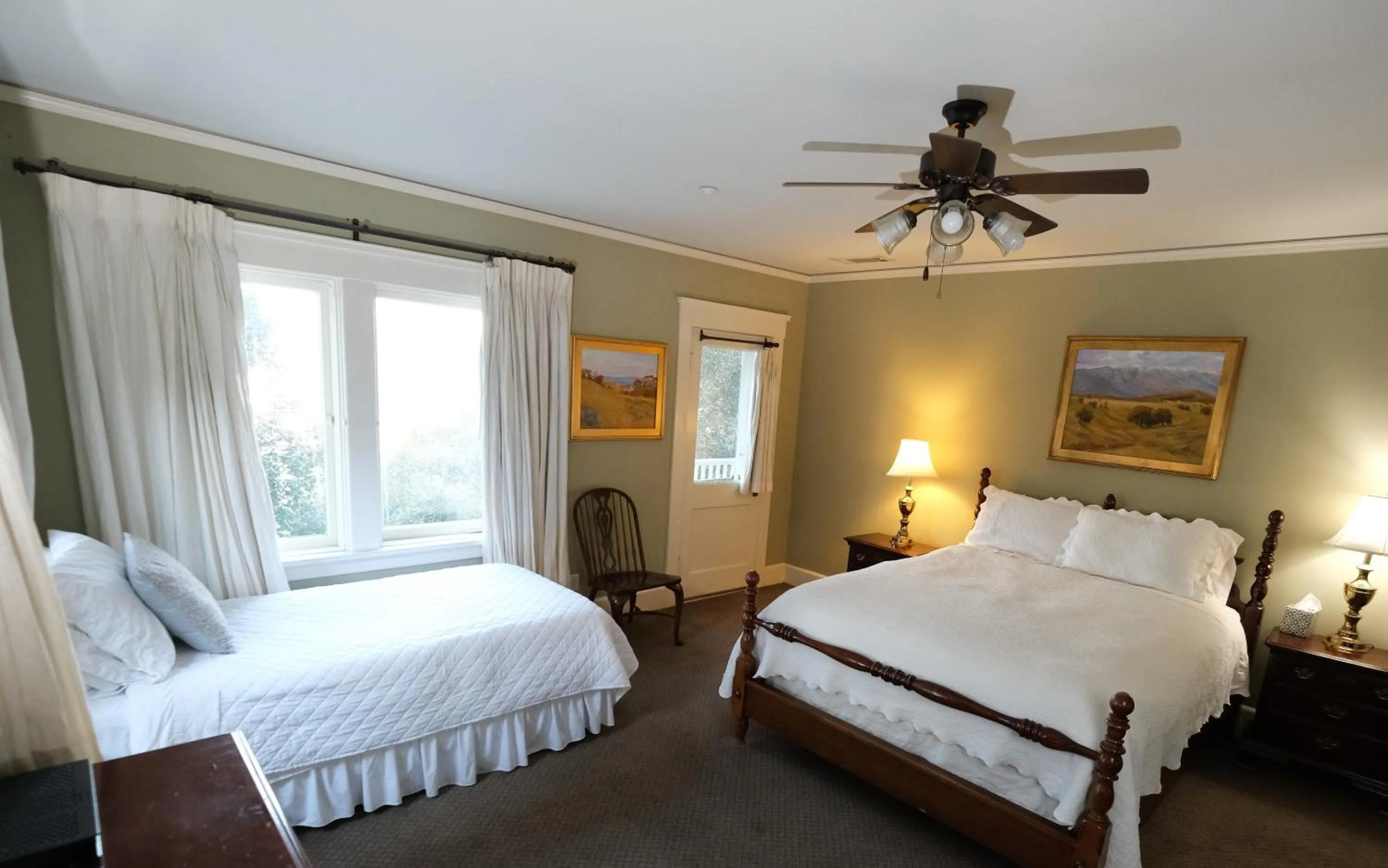 Bed in Arroyo Vista Inn