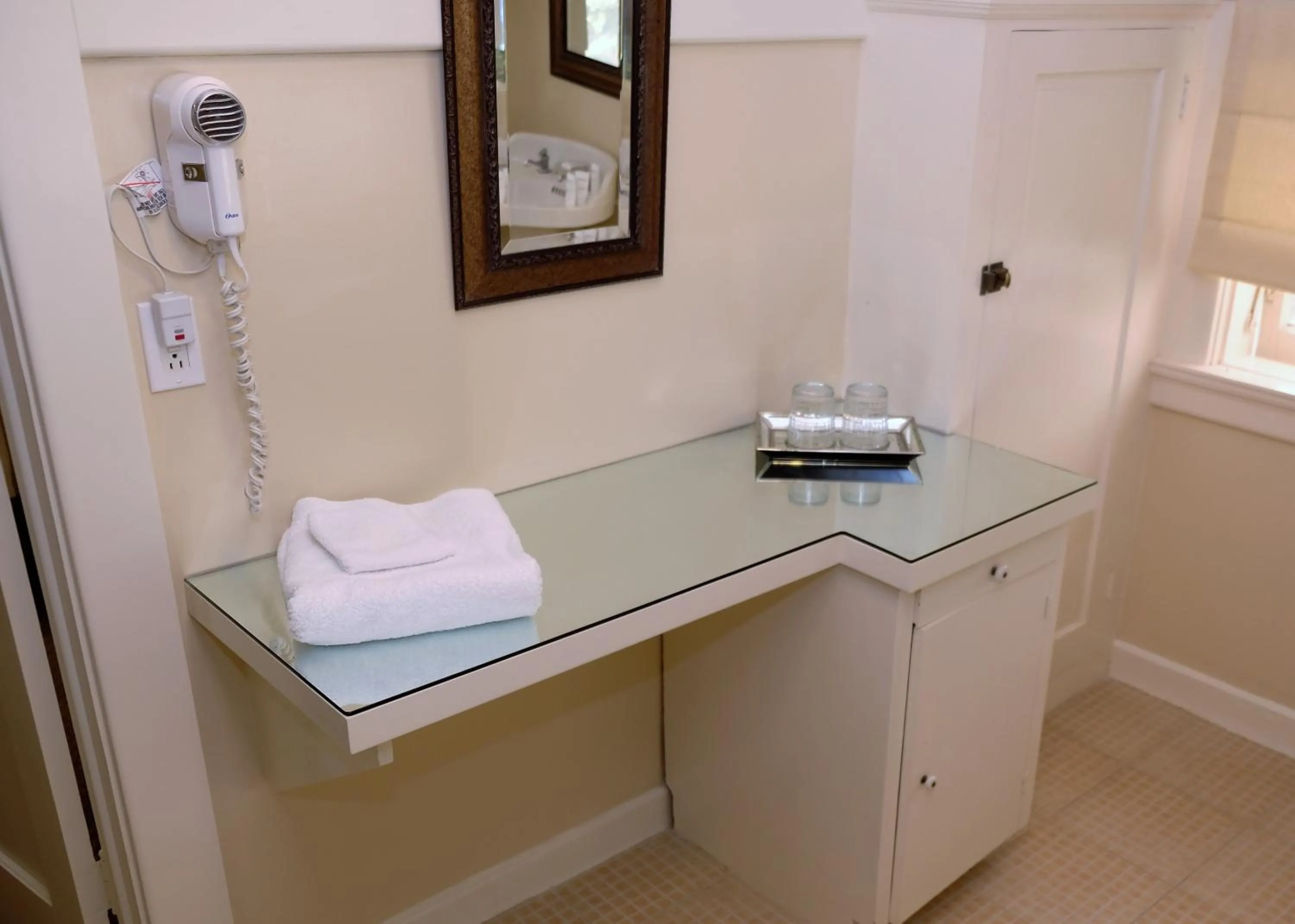 Bathroom in Arroyo Vista Inn