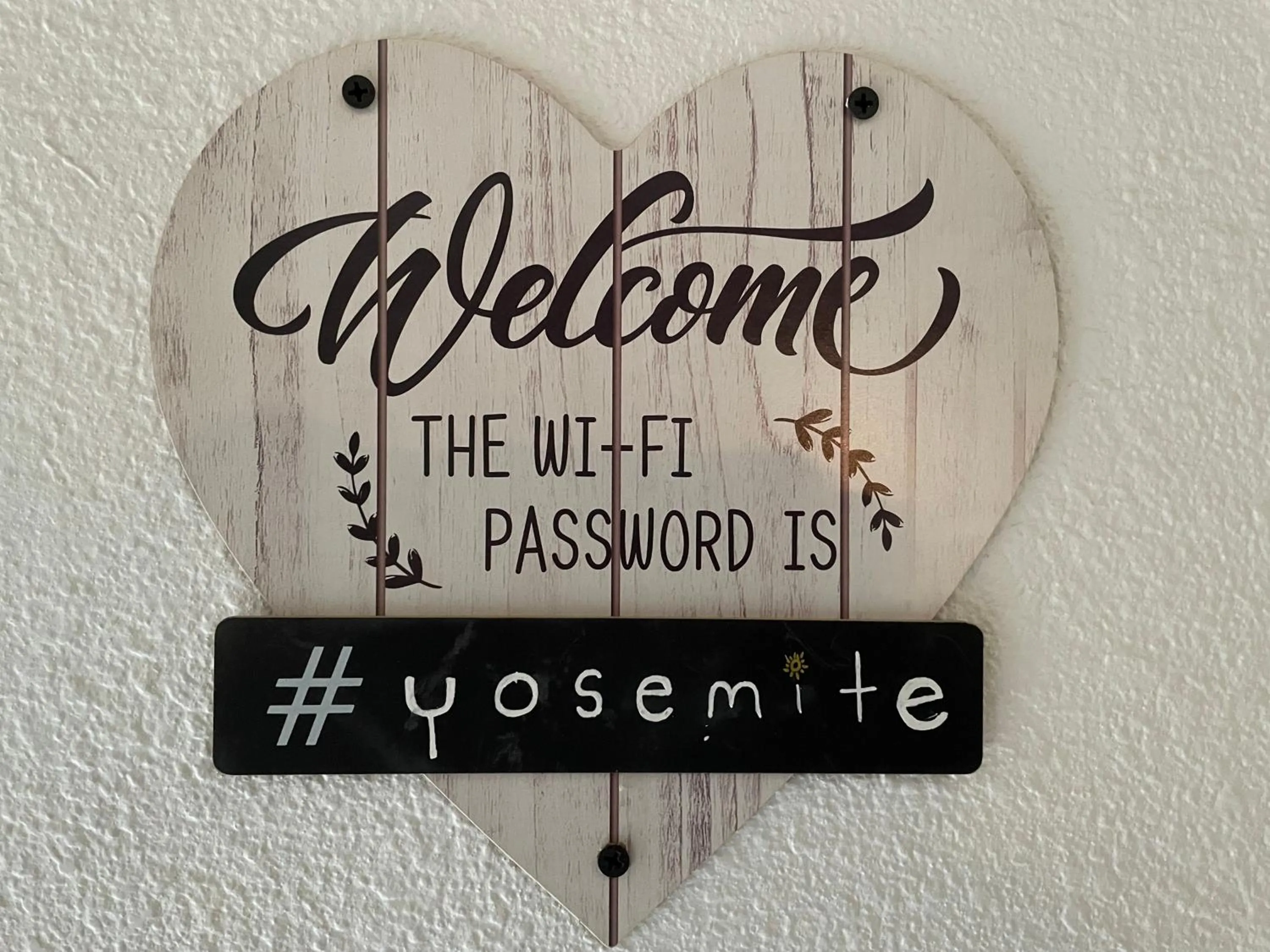 Logo/Certificate/Sign in Sierra Mountain Lodge - Vacation Rentals - Yosemite