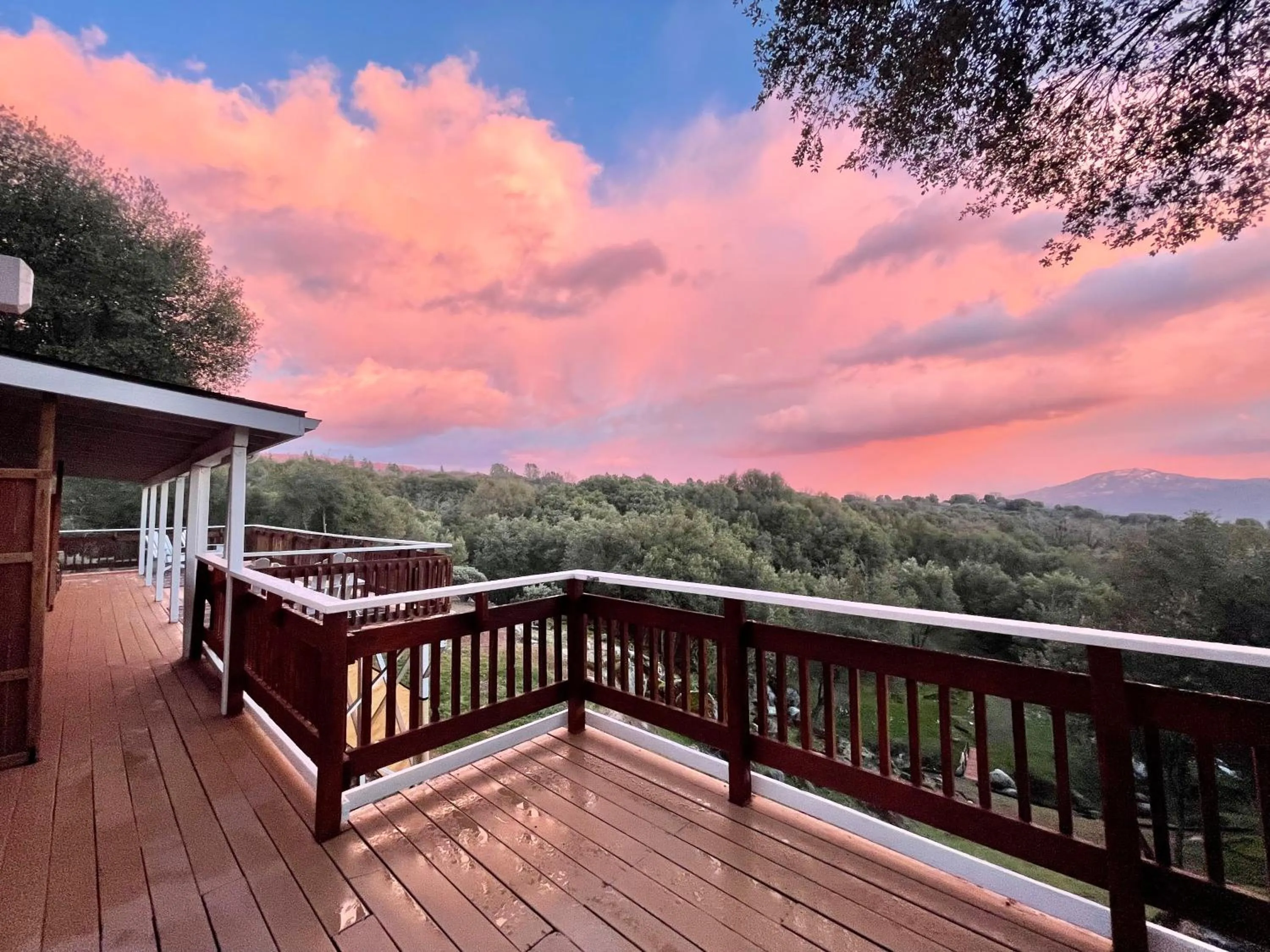 Property building in Sierra Mountain Lodge - Vacation Rentals - Yosemite