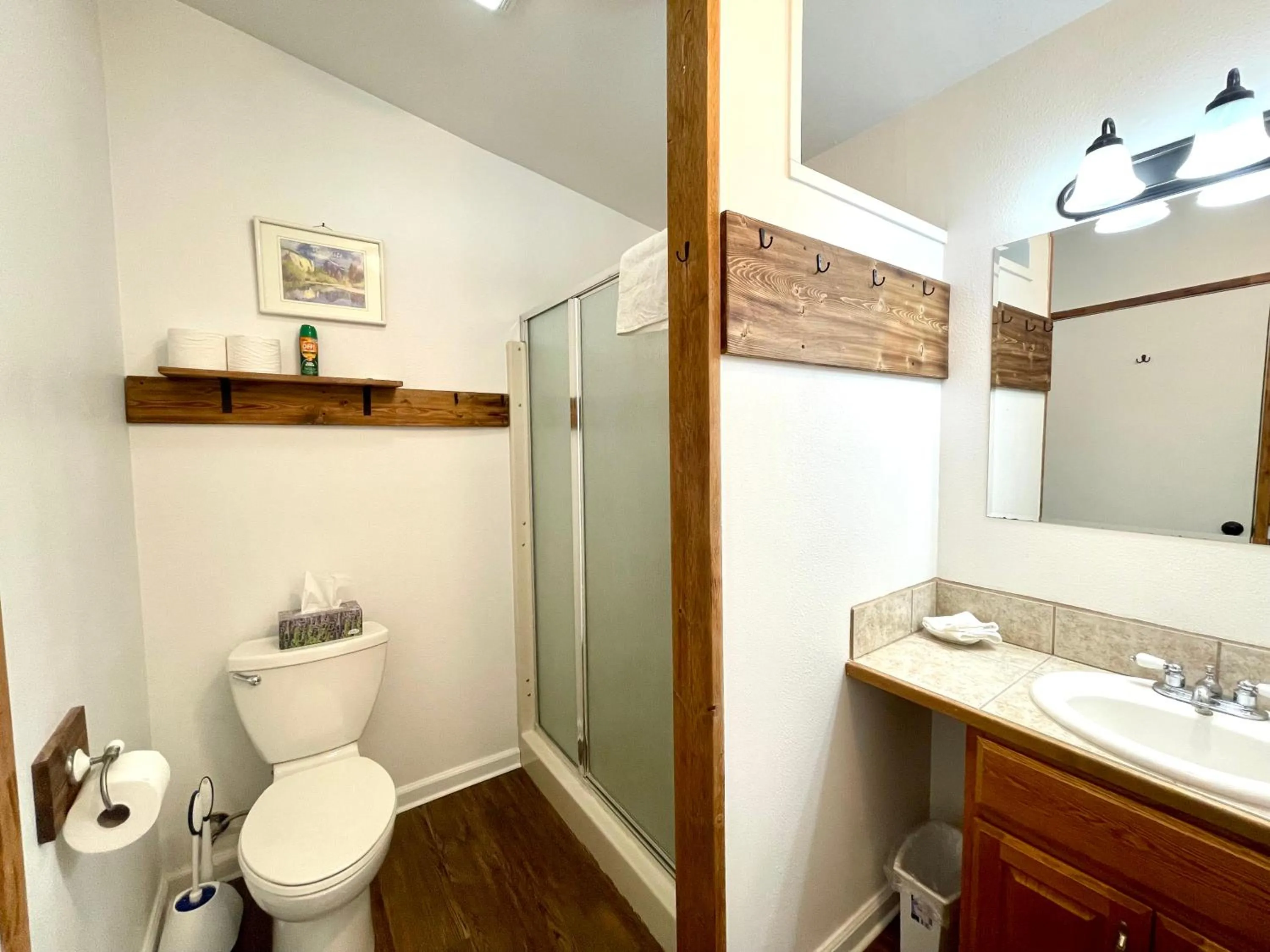 Bathroom in Sierra Mountain Lodge - Vacation Rentals - Yosemite