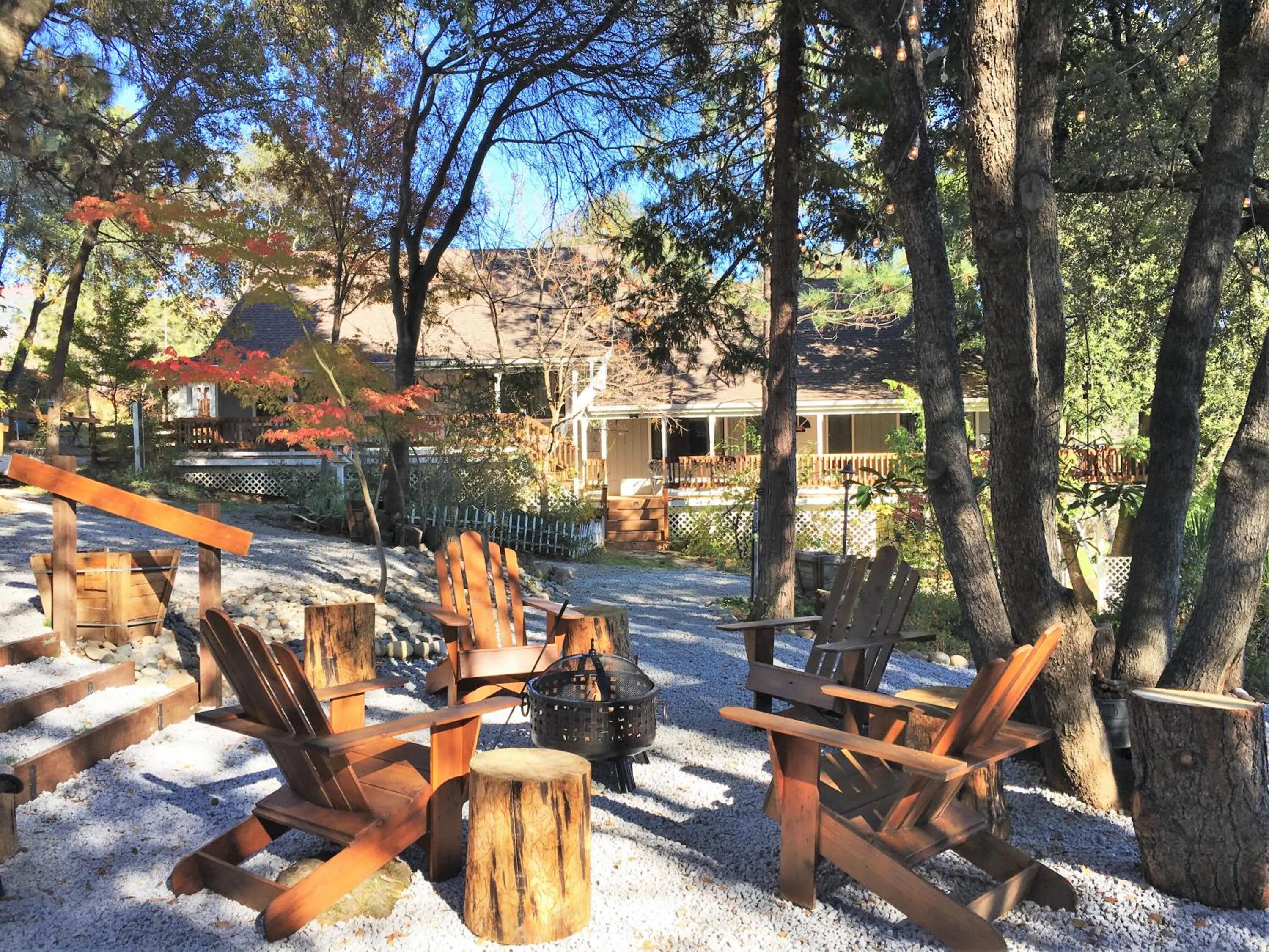 Garden in Sierra Mountain Lodge - Vacation Rentals - Yosemite