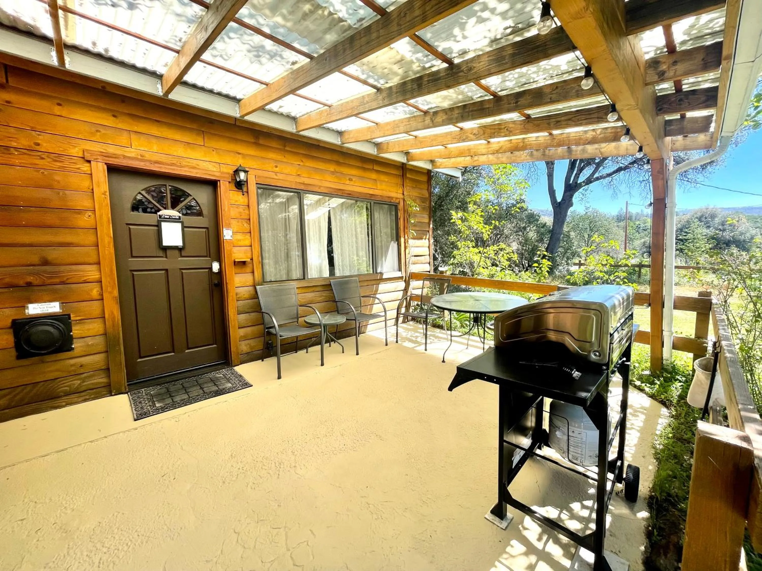 Patio in Sierra Mountain Lodge - Vacation Rentals - Yosemite