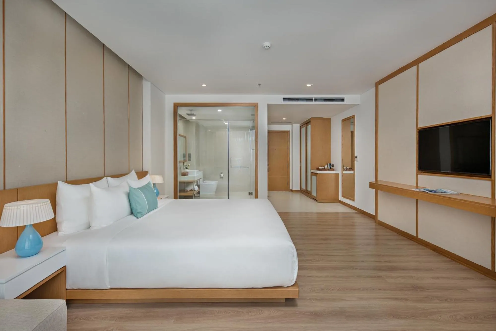 Photo of the whole room, Bed in TMS Hotel Da Nang Beach