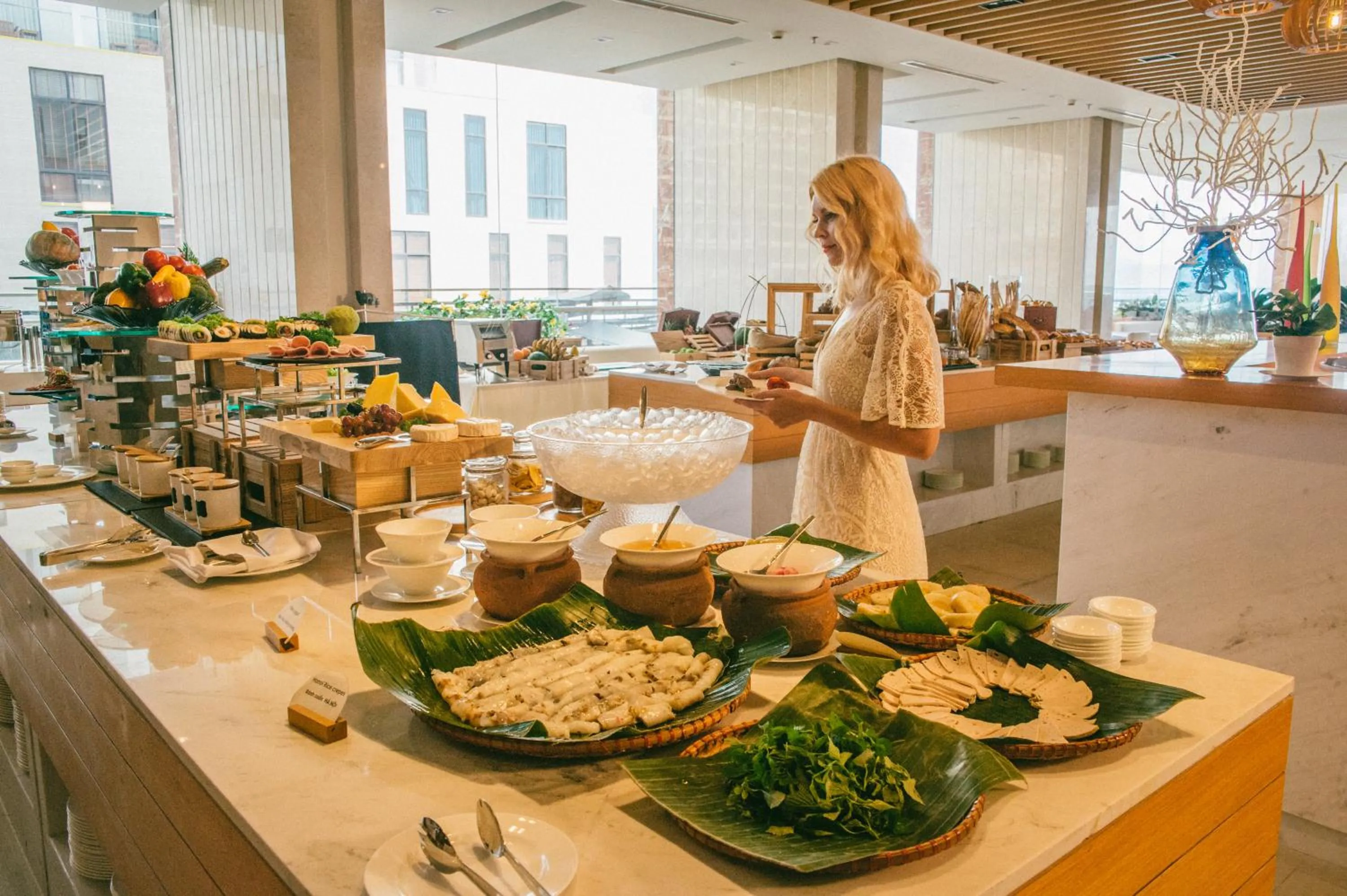 Restaurant/places to eat in TMS Hotel Da Nang Beach