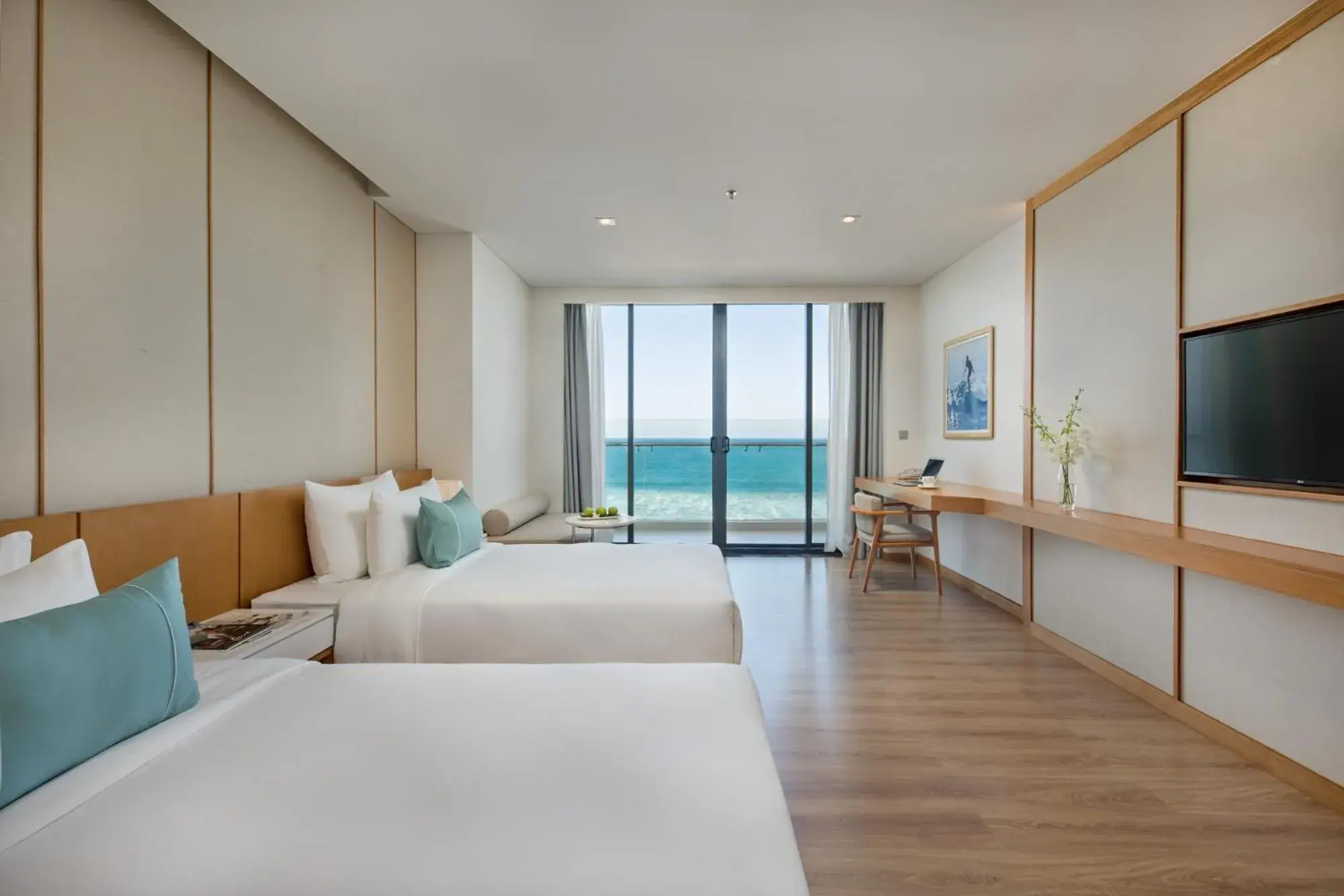 Sea view, Bed in TMS Hotel Da Nang Beach Sea view, Bed in TMS Hotel Da Nang Beach