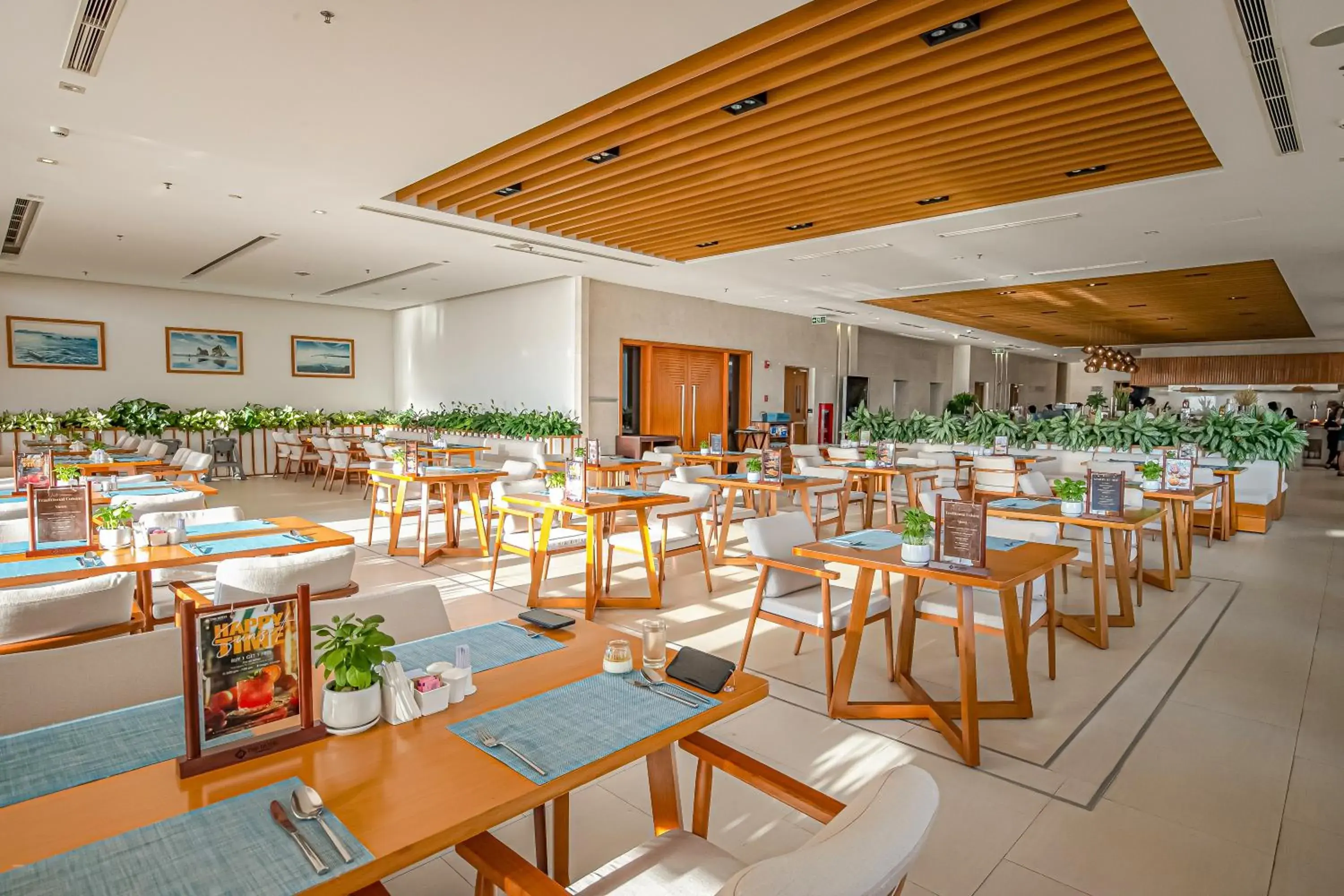 Restaurant/places to eat in TMS Hotel Da Nang Beach Restaurant/places to eat in TMS Hotel Da Nang Beach