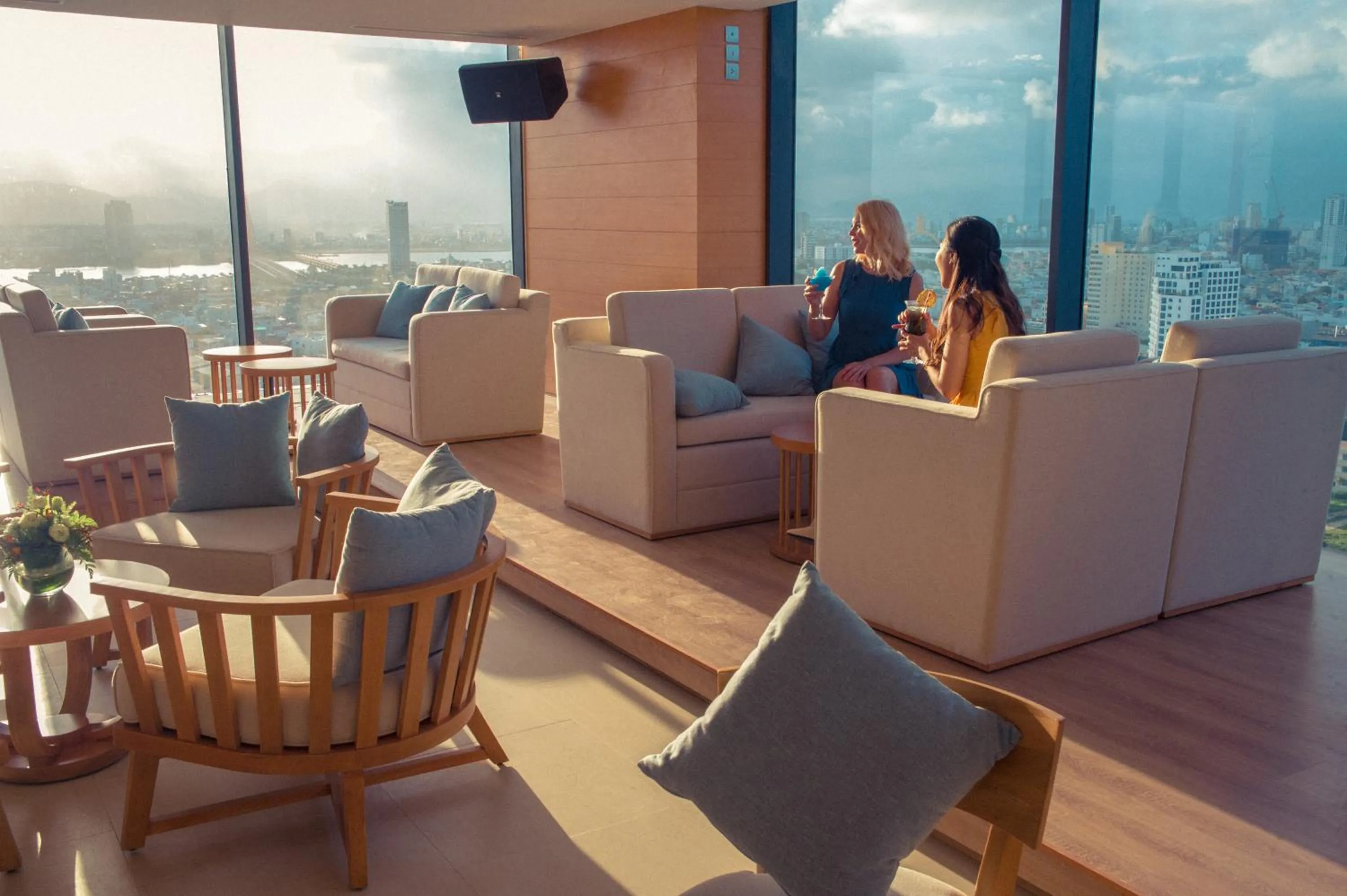 Lounge or bar in TMS Hotel Da Nang Beach