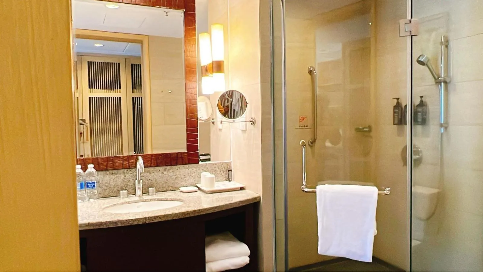 Shower in Sheraton Huizhou Beach Resort